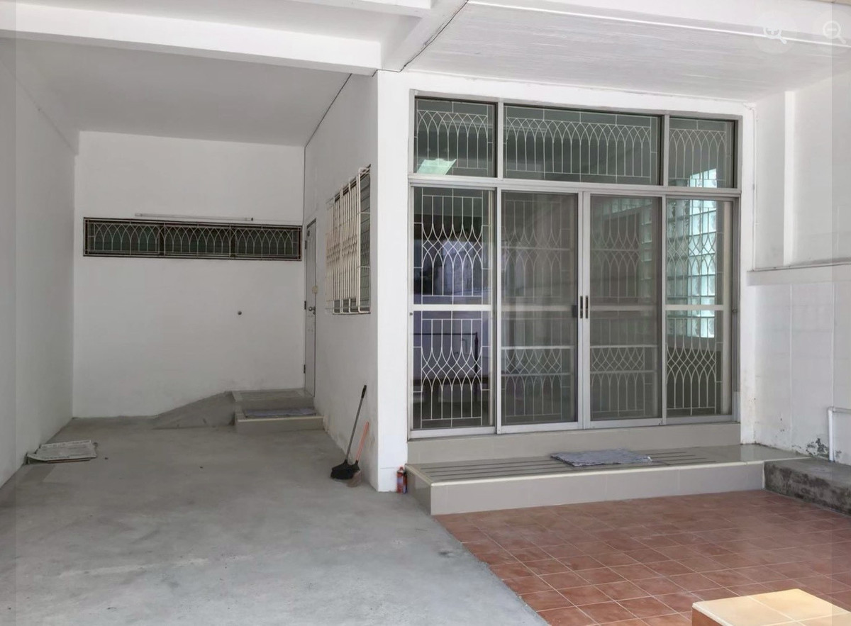 ขายบ้านสุขุมวิท อโศก ทองหล่อ : LTH13462 – บ้านราคาดี สไตล์คราสสิค รีโนเวทได้หลากหลายสไตล์ |  House for Sale | Classic House Ready to Renovate  |Sukhumvit 93 | 240 sqm | 3 Beds 3 Baths | 5.5 MB | Near BTS Bangchak | บ้านขาย สุขุมวิท 93