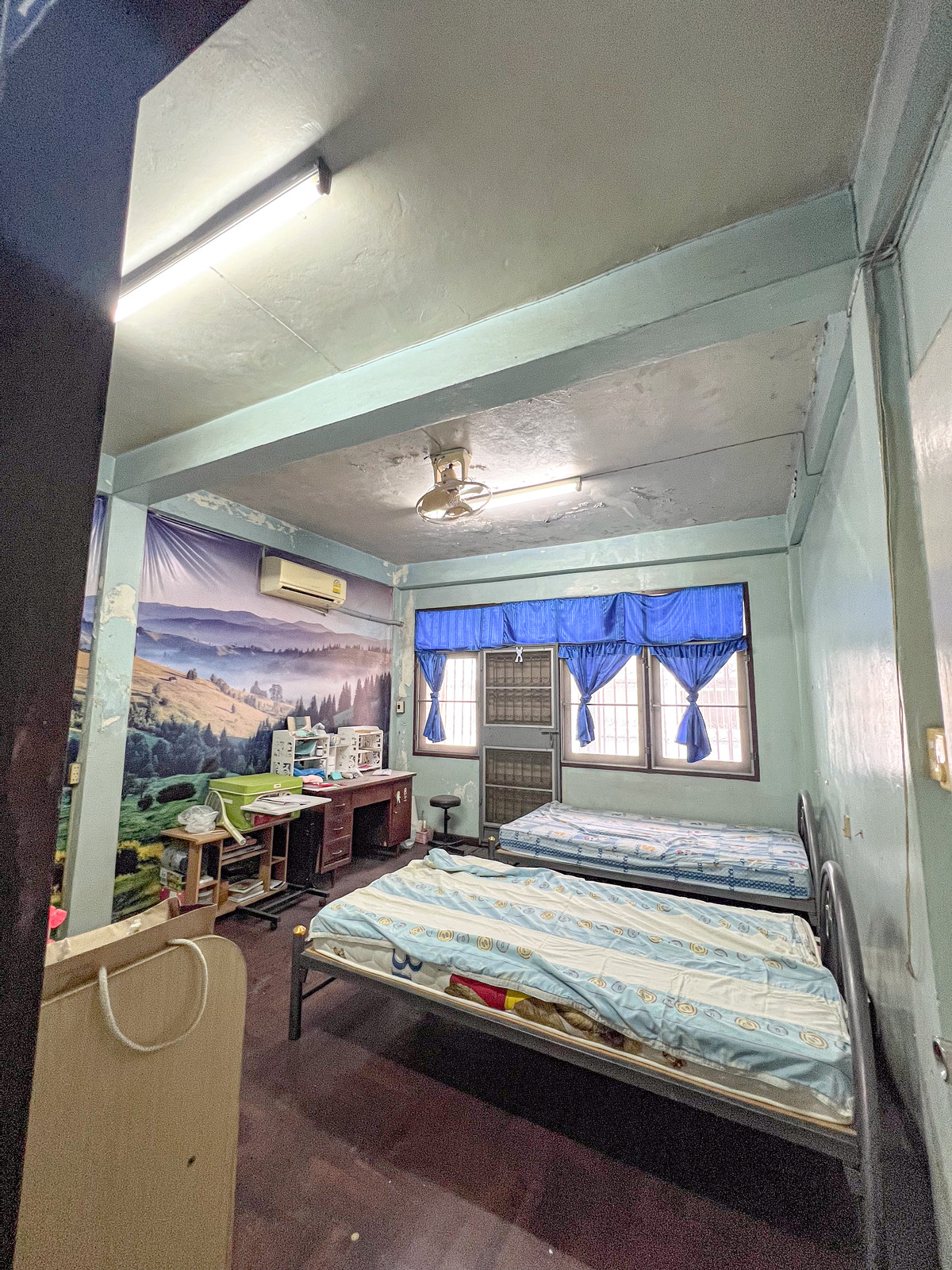 ขายทาวน์โฮมบางซื่อ วงศ์สว่าง เตาปูน : ทำเลดีจัด 🔥 ตึกแถวติด MRT เตาปูน 150 ม. สายลงทุนรีบเลย 📈💰อาคารพาณิชย์ กรุงเทพ - นนท์ 2 / 4 ห้องนอน (ขาย), Commercial building Bangkok - Non 2 / 4 Bedrooms (FOR SALE) BNS004