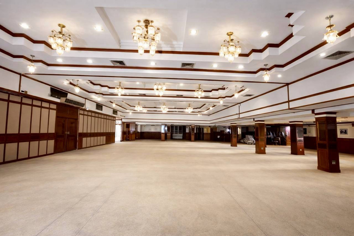 For SaleHotel&Apartment BusinessSaraburi : 95602 - Hotel investment opportunity in Saraburi Province, Thailand. Large asset in the heart of the city with potential for new development and mixed-use expansion.