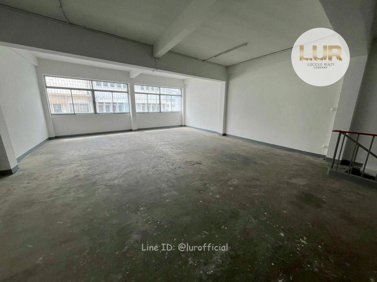 For RentShop HouseSathorn, Narathiwat : ✅ Commercial building for rent, 2 units, 4 floors + 1 mezzanine + 1 rooftop in Soi Suan Mali 3.