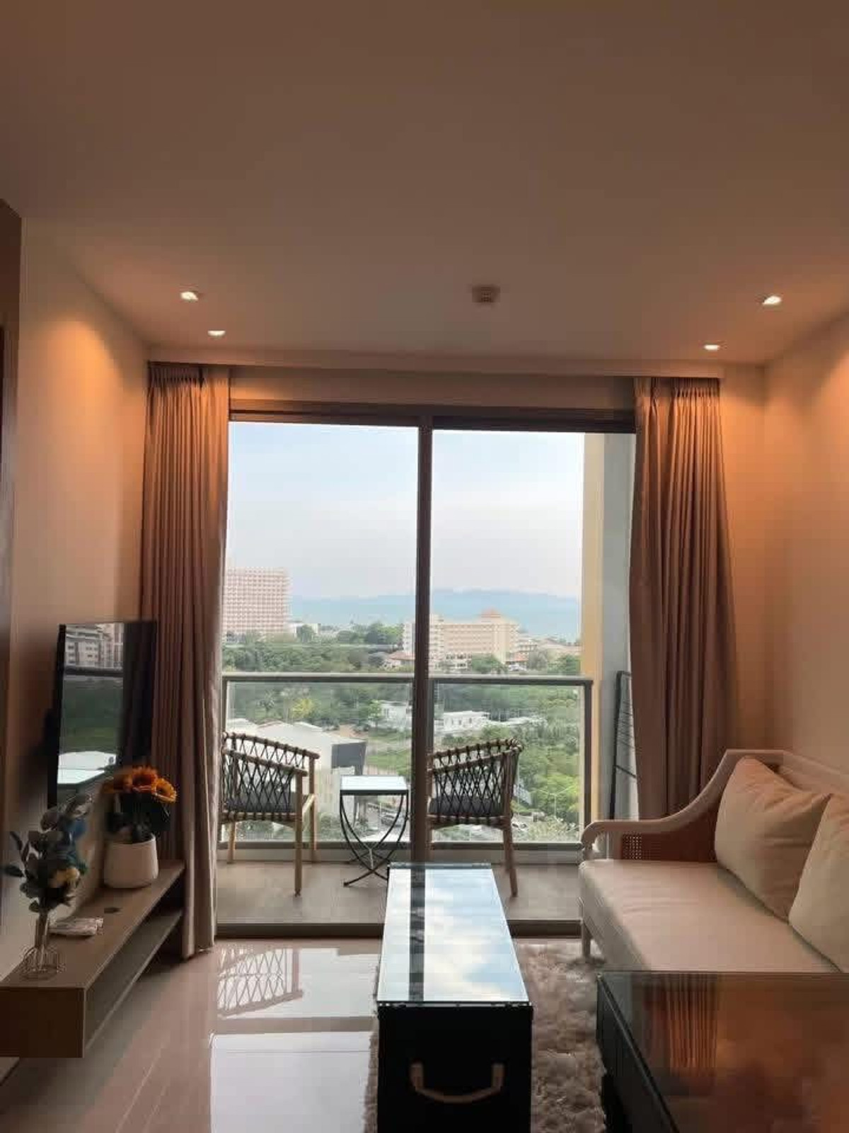 ให้เช่าคอนโดพัทยา บางแสน ชลบุรี สัตหีบ : The Riviera Ocean Drive / 1 Bedroom (FOR RENT), เดอะ ริเวียร่า โอเชี่ยน ไดร์ฟ / 1 ห้องนอน (เช่า) AM081