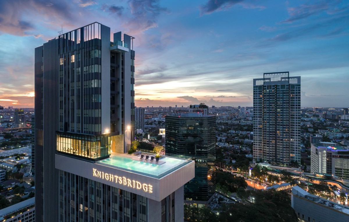 For SaleCondoKasetsart, Ratchayothin : Sold with tenant Knightsbridge Prime Ratchayothin, high floor, beautiful view, next to BTS, easy to travel. To make an appointment to see, please inform in advance.