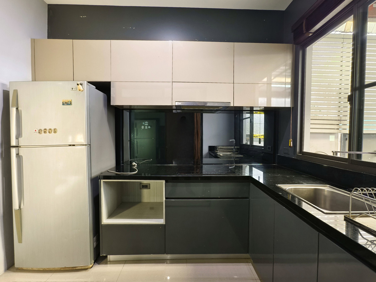 ให้เช่าทาวน์โฮมเกษตร นวมินทร์ ลาดปลาเค้า : ให้เช่า Landmark เอกมัย - รามอินทรา 33.2ตร.ว. 12.5 ล้านบาท ทาวน์โฮมหรู ติดสวน สายไฟลงใต้ดิน 3ห้องนอน 4ห้องน้ำ ใกล้ทางด่วนและรถไฟฟ้า