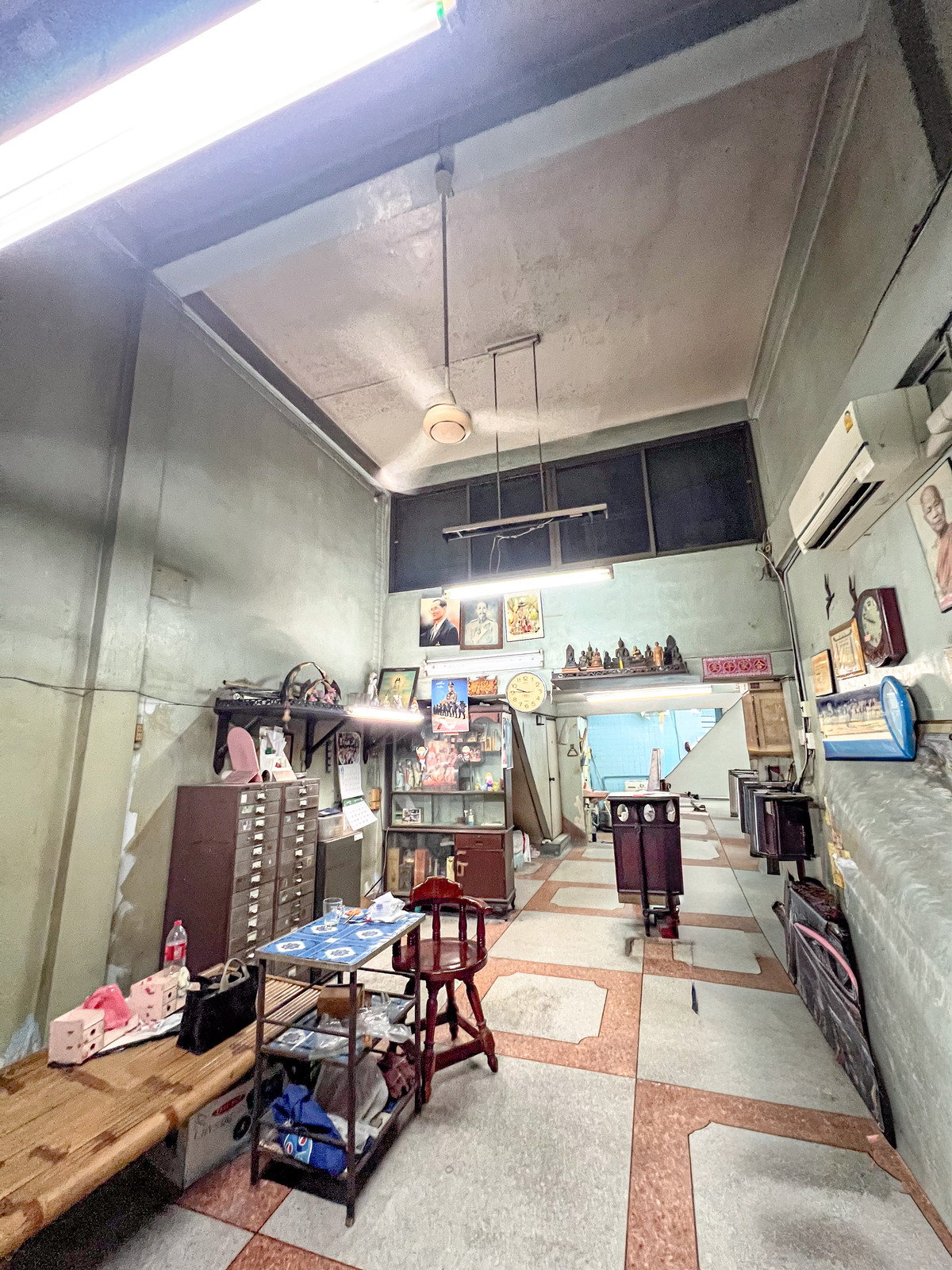 ขายทาวน์โฮมบางซื่อ วงศ์สว่าง เตาปูน : ทำเลดีจัด 🔥 ตึกแถวติด MRT เตาปูน 150 ม. สายลงทุนรีบเลย 📈💰อาคารพาณิชย์ กรุงเทพ - นนท์ 2 / 4 ห้องนอน (ขาย), Commercial building Bangkok - Non 2 / 4 Bedrooms (FOR SALE) BNS004