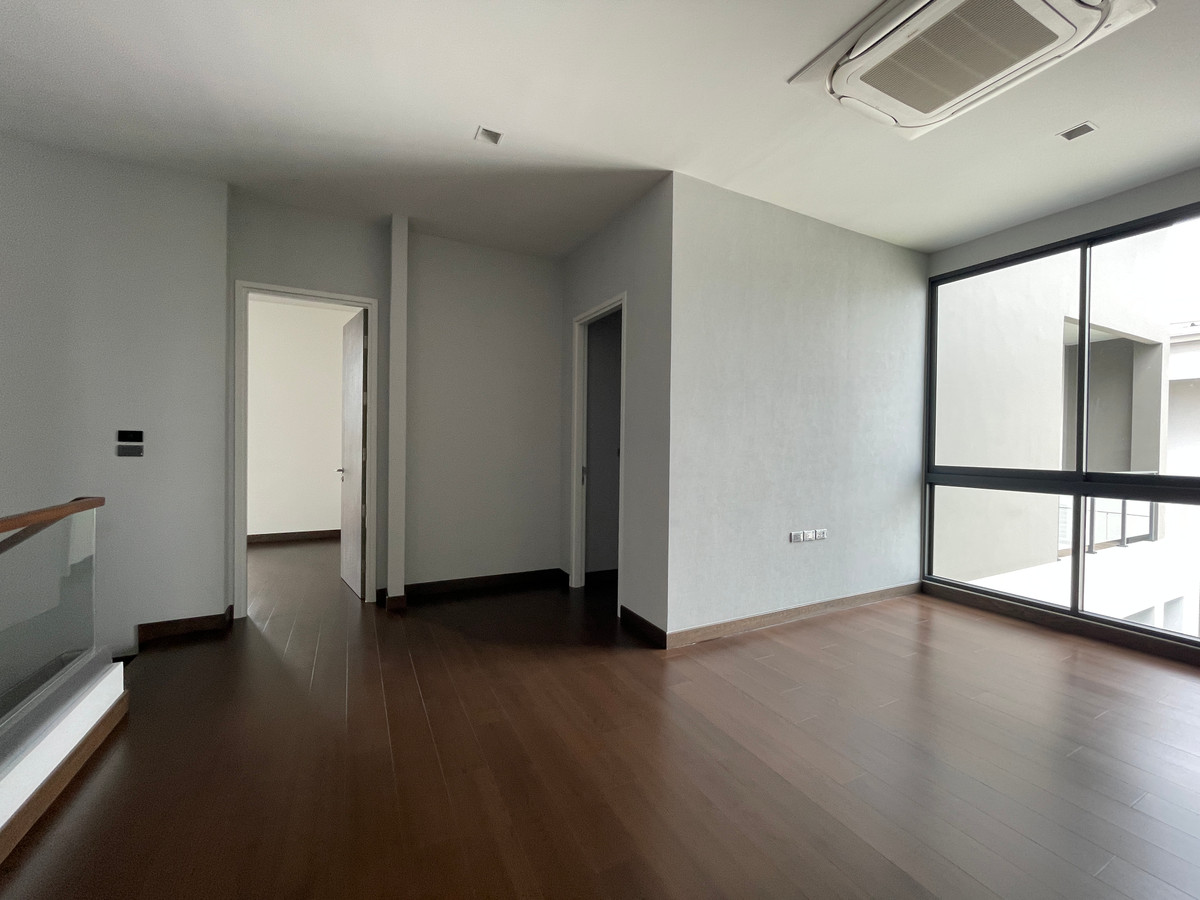 ขายบ้านบางนา แบริ่ง ลาซาล : ขายด่วน! THE ONE Signature Bangna-Rama 9 — นิยามใหม่ของ Pool Villa หรู 3 ชั้น พร้อม Multiverse ฟังก์ชันเพื่อทุกคนในครอบครัว