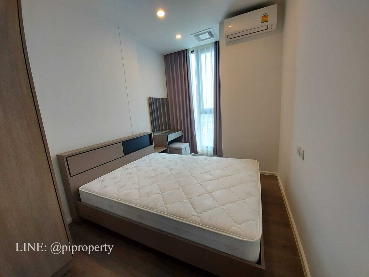 For RentCondoOnnut, Udomsuk : High floor 1 bedroom unit for rent in Whizdom Essence Sukhumvit, True Digital Park BTS Punnawithi station.