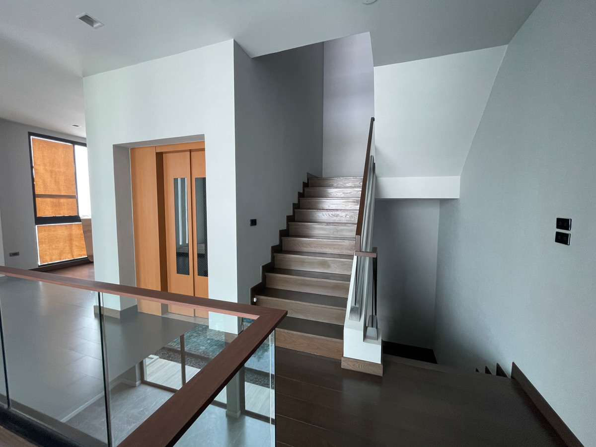 ขายบ้านบางนา แบริ่ง ลาซาล : ขายด่วน! THE ONE Signature Bangna-Rama 9 — นิยามใหม่ของ Pool Villa หรู 3 ชั้น พร้อม Multiverse ฟังก์ชันเพื่อทุกคนในครอบครัว