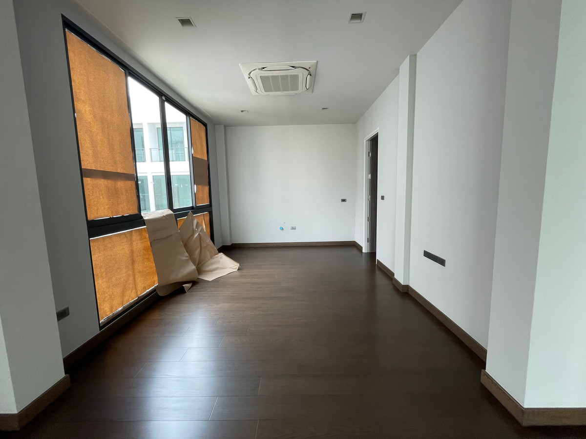 ขายบ้านบางนา แบริ่ง ลาซาล : ขายด่วน! THE ONE Signature Bangna-Rama 9 — นิยามใหม่ของ Pool Villa หรู 3 ชั้น พร้อม Multiverse ฟังก์ชันเพื่อทุกคนในครอบครัว