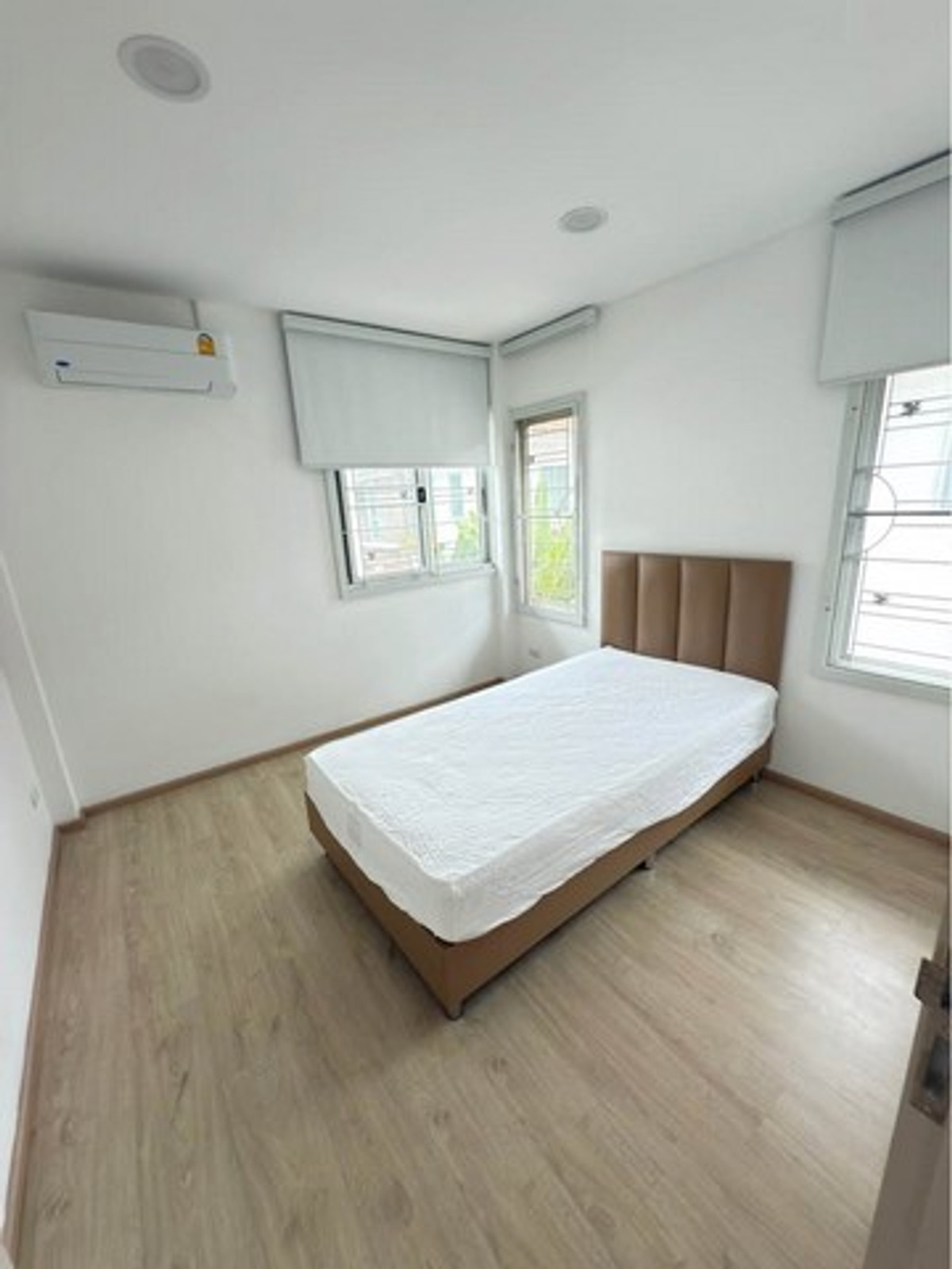 For RentHouseLadkrabang, Suwannaphum Airport : HR3306 Large 2-story detached house for rent, Atoll Maldives Palm Bangna-Wongwaen project, in front of the house, not next to anyone (Private Zone) | Just 3 minutes to Mega Bangna.