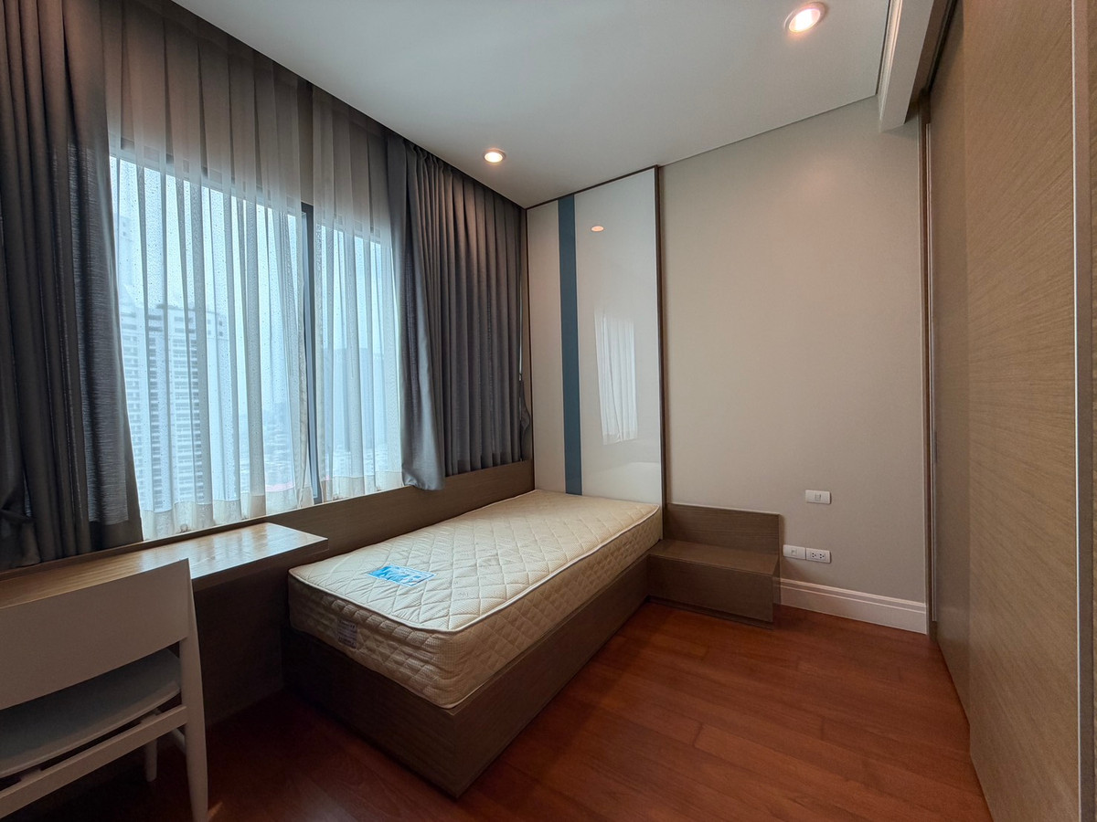 ให้เช่าคอนโดสุขุมวิท อโศก ทองหล่อ : ✨ GT9349 |  คอนโด Bright 24 เดินทางสะดวก ใกล้รถไฟฟ้าบีทีเอส มีรถรับส่ง ห้องแต่งสวย เฟอร์นิเจอร์ครบ พร้อมอยู่