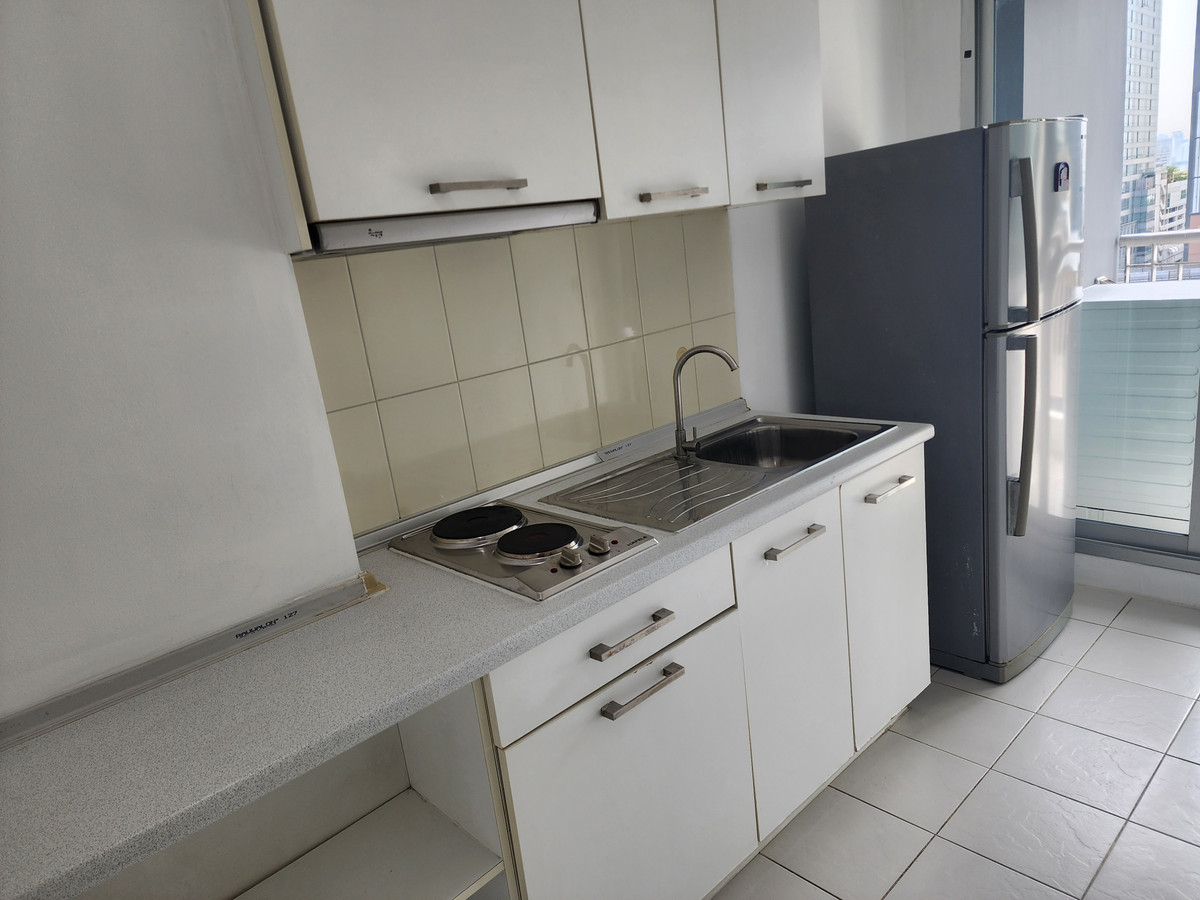 For RentCondoSathorn, Narathiwat : 💥CP-10422💥Life @ Sathorn 10👉Line : @accessliving