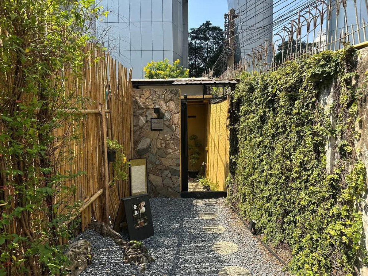 For RentRetail SpaceSukhumvit, Asoke, Thonglor : ✨ Prime Commercial Space | Rare Opportunity in Sukhumvit