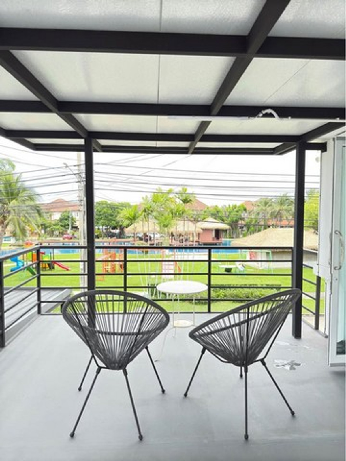 For RentHouseLadkrabang, Suwannaphum Airport : HR3306 Large 2-story detached house for rent, Atoll Maldives Palm Bangna-Wongwaen project, in front of the house, not next to anyone (Private Zone) | Just 3 minutes to Mega Bangna.