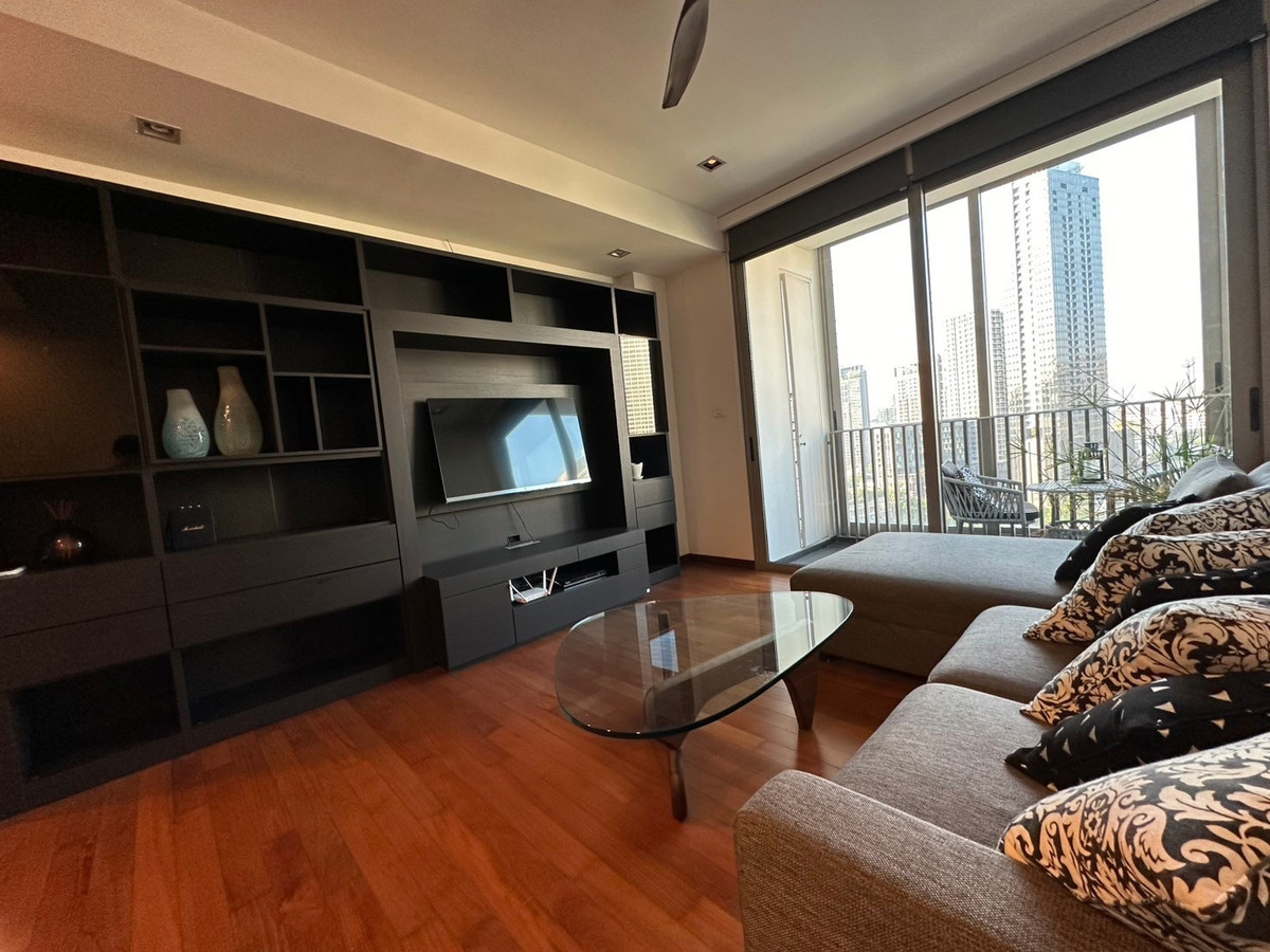 For RentCondoSukhumvit, Asoke, Thonglor : Rent 2 bedrooms, 2 bathrooms, Ashton Morph 38.