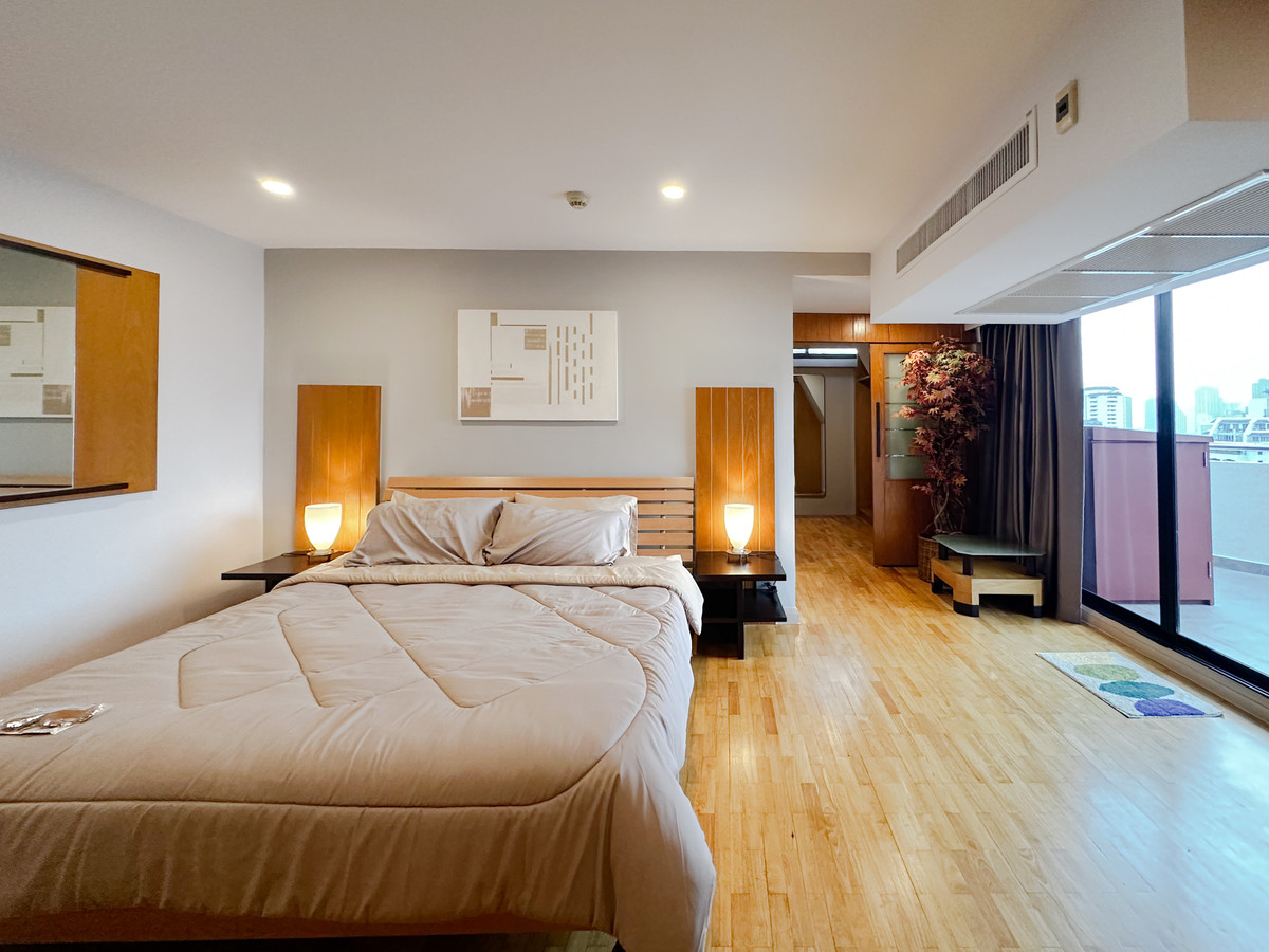 ให้เช่าคอนโดสุขุมวิท อโศก ทองหล่อ : Supalai Place Sukhumvit 39 - 2BR - 150sqm.