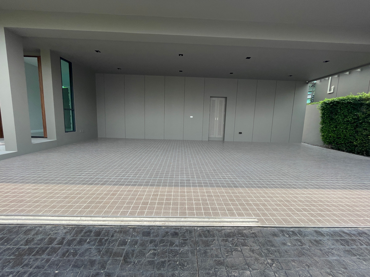 ขายบ้านบางนา แบริ่ง ลาซาล : ขายด่วน! THE ONE Signature Bangna-Rama 9 — นิยามใหม่ของ Pool Villa หรู 3 ชั้น พร้อม Multiverse ฟังก์ชันเพื่อทุกคนในครอบครัว