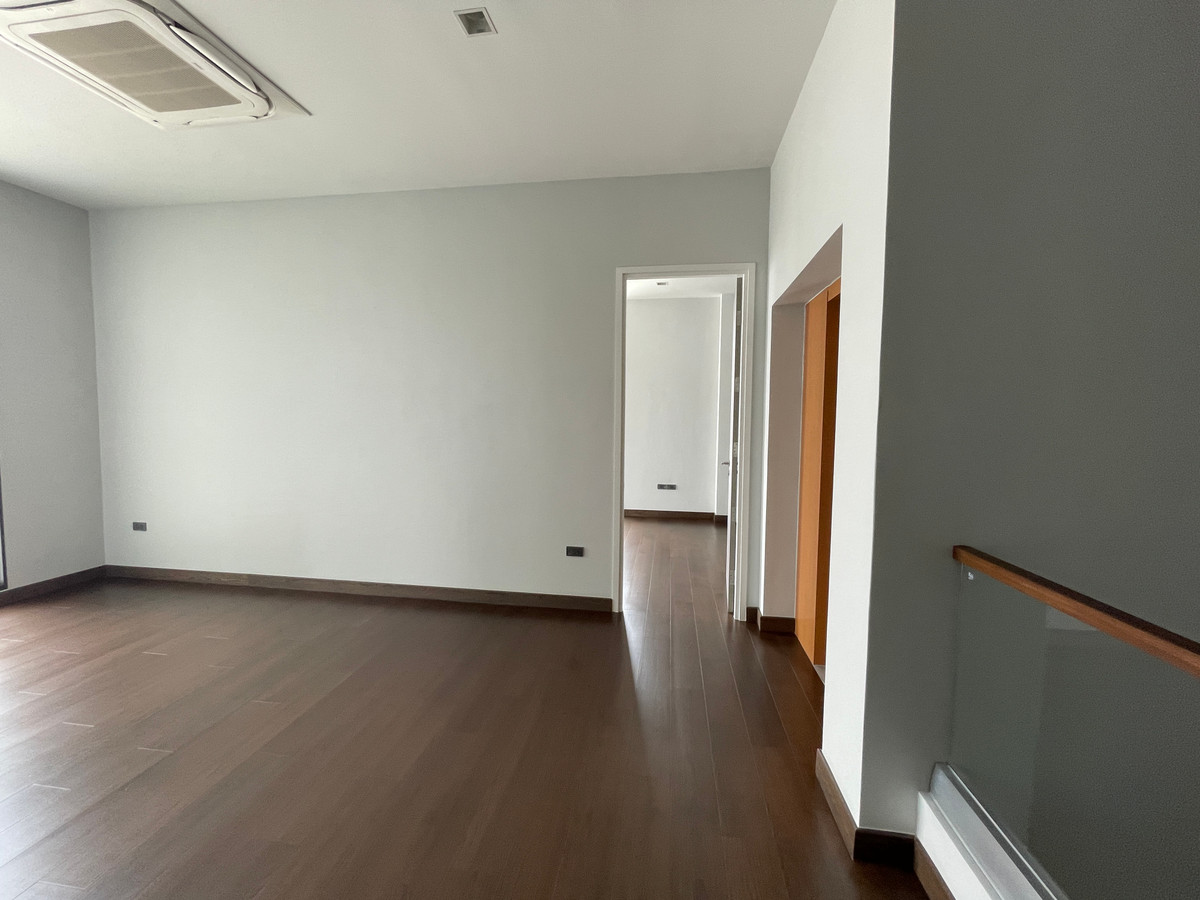 ขายบ้านบางนา แบริ่ง ลาซาล : ขายด่วน! THE ONE Signature Bangna-Rama 9 — นิยามใหม่ของ Pool Villa หรู 3 ชั้น พร้อม Multiverse ฟังก์ชันเพื่อทุกคนในครอบครัว