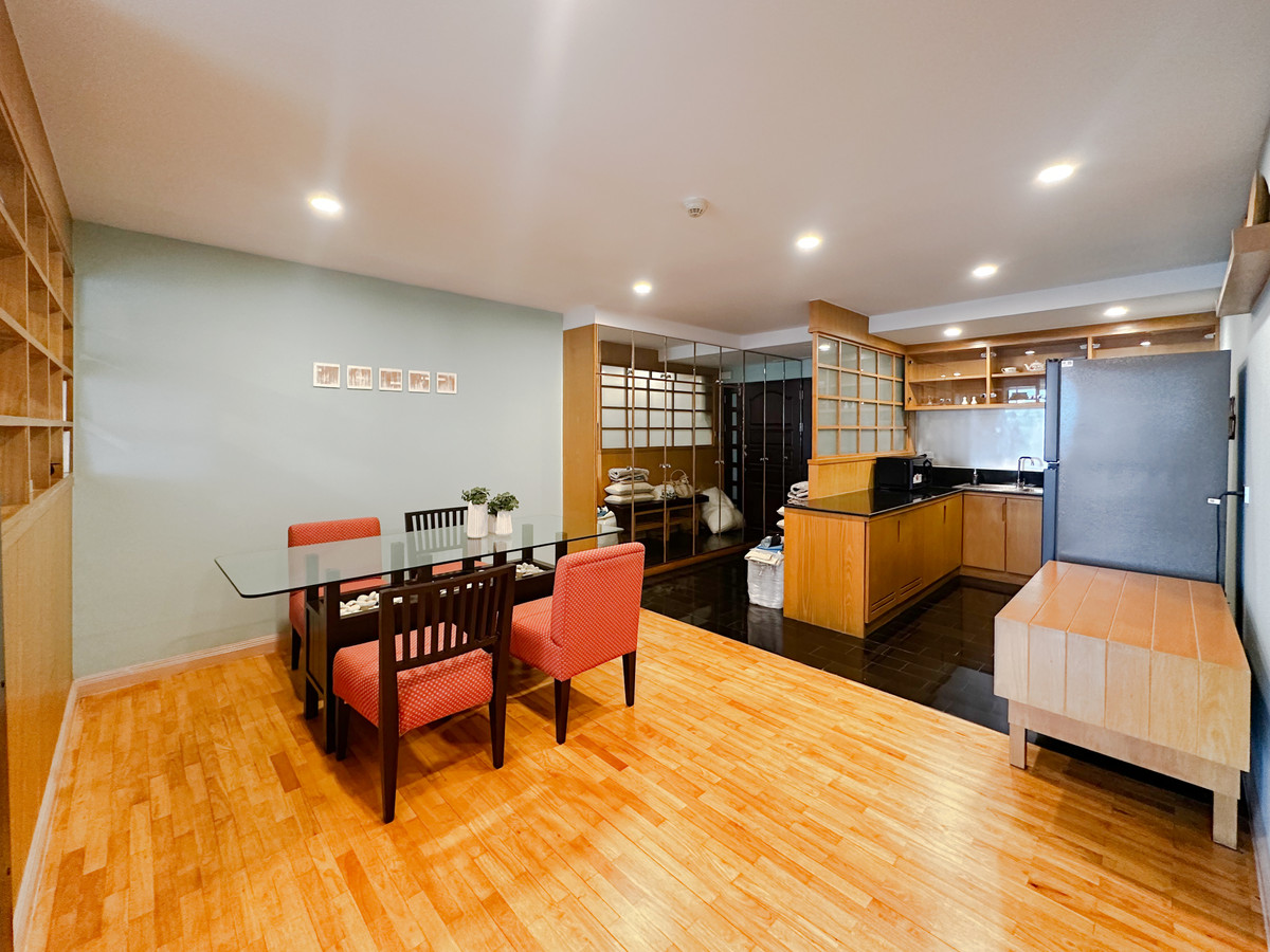 ให้เช่าคอนโดสุขุมวิท อโศก ทองหล่อ : Supalai Place Sukhumvit 39 - 2BR - 150sqm.