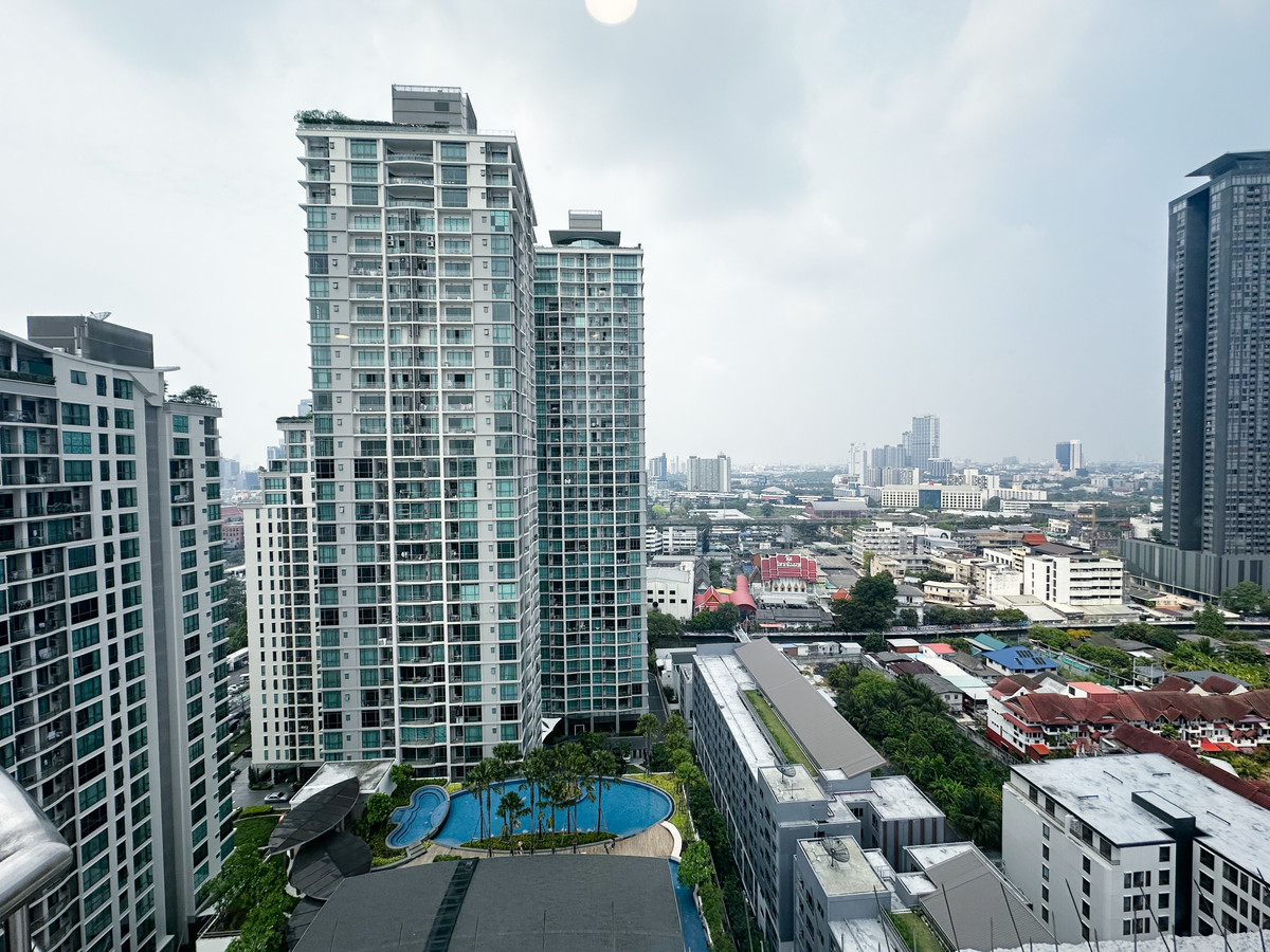 ให้เช่าคอนโดสุขุมวิท อโศก ทองหล่อ : Supalai Place Sukhumvit 39 - 2BR - 150sqm.