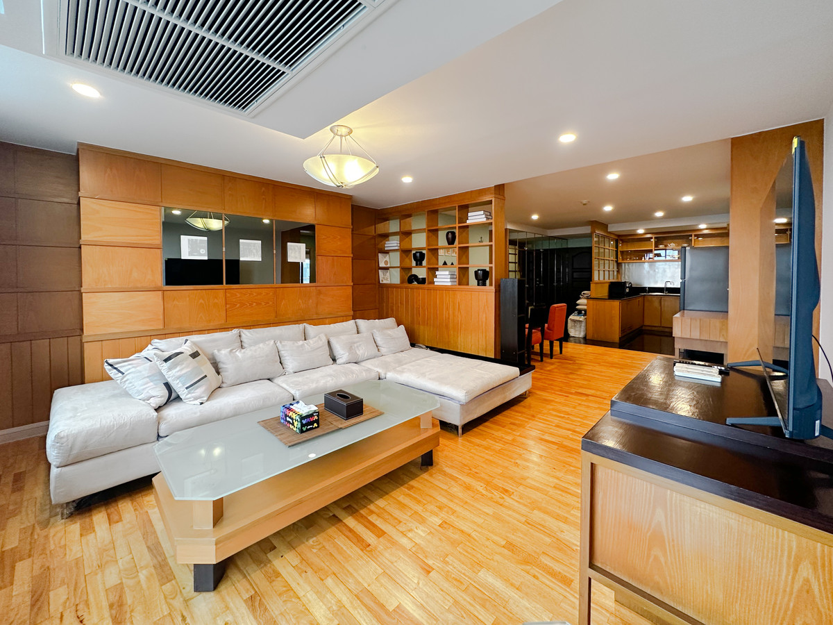 For RentCondoSukhumvit, Asoke, Thonglor : Supalai Place Sukhumvit 39 - 2BR - 150sqm.