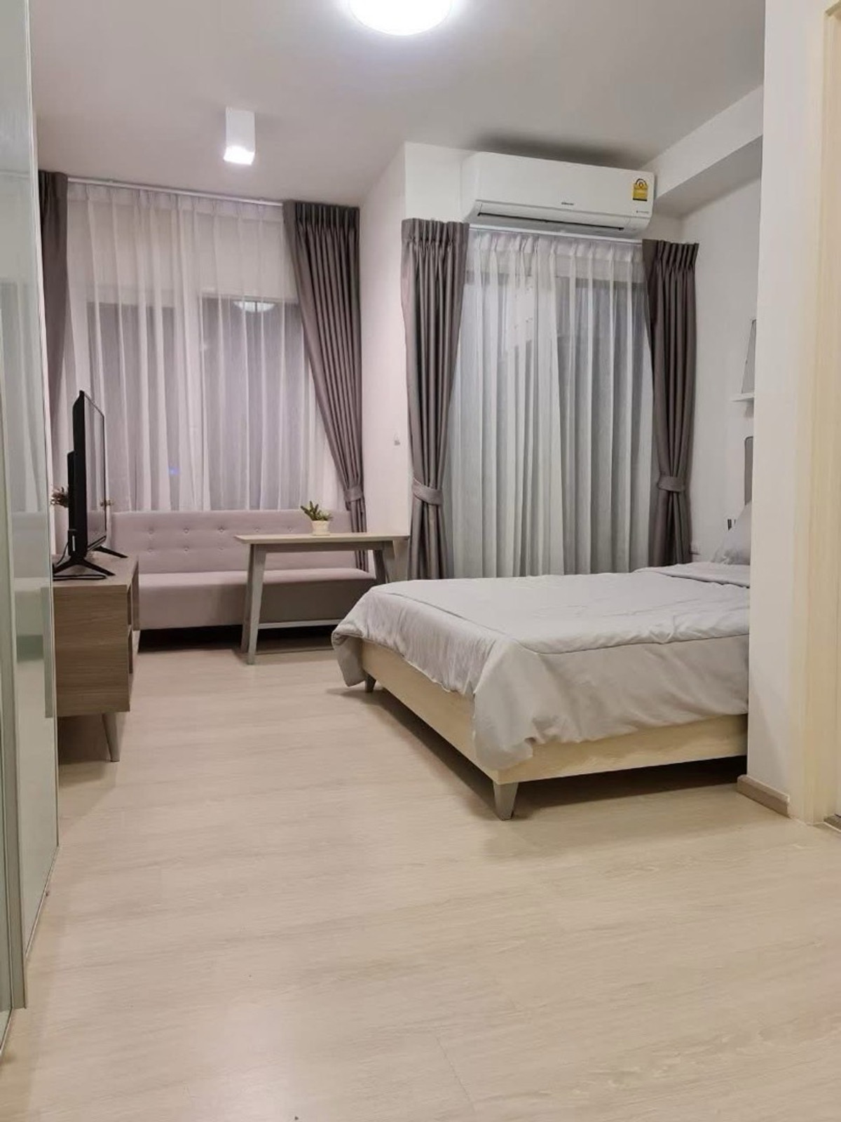 For RentCondoRatchadapisek, Huaikwang, Suttisan : 🔥🔥🔥Hot Prices 12,000.-🔥🔥🔥
𝐅𝐨𝐫 𝐑𝐞𝐧𝐭🌻 𝐂𝐡𝐚𝐩𝐭𝐞𝐫𝐎𝐧𝐞 𝐄𝐜𝐨 𝐫𝐚𝐭𝐜𝐡𝐚𝐝𝐚 𝐇𝐮𝐚𝐤𝐰𝐚𝐧𝐠 🏠 C14🔥Ready to move in 27/1/69🔥
🍇🦢🍇I don't accept cattle. I'm already addicted to cattle 🍇🦢🍇
🟥🟩🟧🟨🟪🟥🟩🟧🟨🟥🟩🟨🟨🟪
❤️❤️ There is a 7-11 in the building, very convenient.
**Illustration