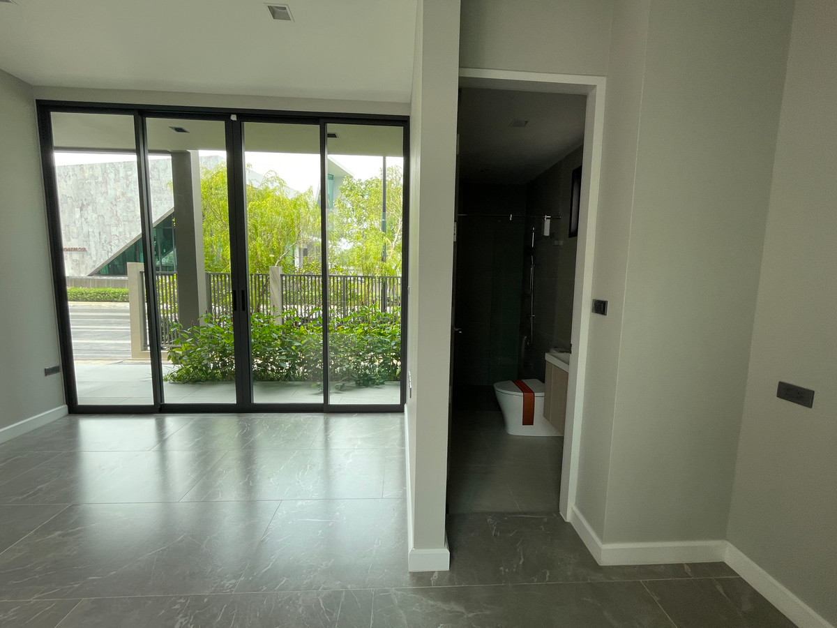 ขายบ้านบางนา แบริ่ง ลาซาล : ขายด่วน! THE ONE Signature Bangna-Rama 9 — นิยามใหม่ของ Pool Villa หรู 3 ชั้น พร้อม Multiverse ฟังก์ชันเพื่อทุกคนในครอบครัว