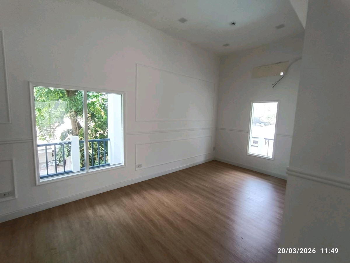 For RentRetail SpacePattanakan, Srinakarin : Workshop space for rent behind Paradise Park Mall.