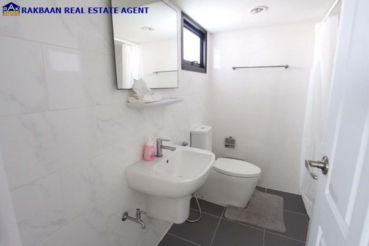 ขายบ้านนวมินทร์ รามอินทรา : ขายบ้านใกล้แฟชั่นไอส์แลนด์ เสนาพาร์ควิลล์ 46.1 ตร.ว. 3 นอน 3 ห้องน้ำ ตกแต่งครบ สวย พร้อมผู้เช่า 35,000บาท ต่อเดือน