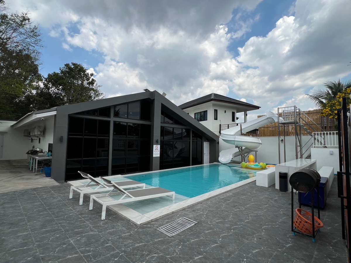 ขายบ้านพัทยา บางแสน ชลบุรี สัตหีบ : บ้านเดี่ยวพูลวิลล่า บางเสร่ / 5 ห้องนอน (ขาย), Detached House Pool Villa Bang Saray / 5 Bedrooms (FOR SALE) AM077