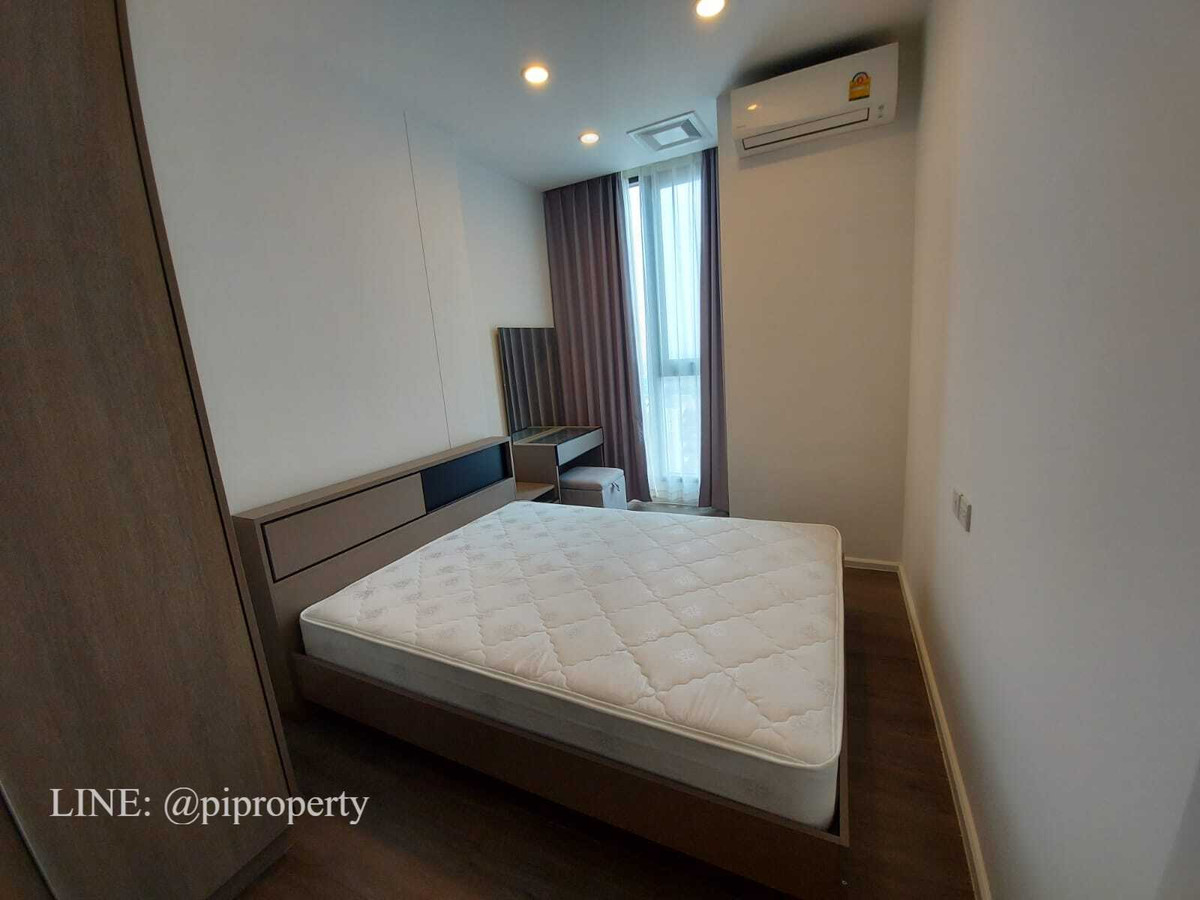 For RentCondoOnnut, Udomsuk : High floor 1 bedroom unit for rent in Whizdom Essence Sukhumvit, True Digital Park BTS Punnawithi station.