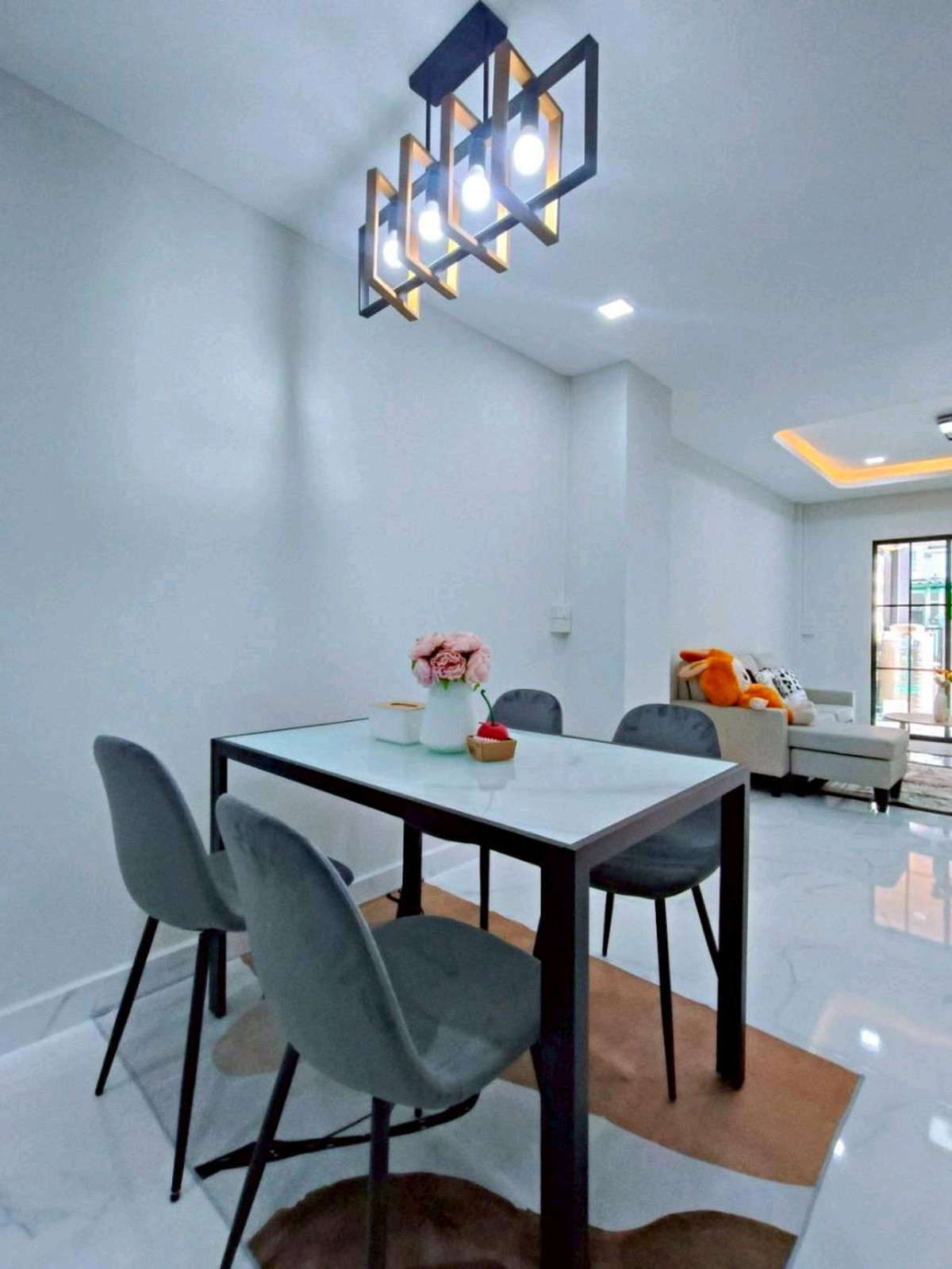 ขายทาวน์โฮมมีนบุรี-ร่มเกล้า : ขายทาวน์เฮ้าส์ 2 ชั้น หมู่บ้านพูนสินธานี 3 เคหะร่มเกล้า 64 รถไฟฟ้าสายสีส้ม-แยกมิสทีน ตลาดสดร่มเกล้า
ม.เทคโนโลยีพระจอมเกล้าเจ้าคุณทหาร ม.หัวเฉียว สนามบินสุวรรณภูมิ นิคมอุตสาหกรรมลาดกระบัง ตลาดหัวตะเข้  Airport Link