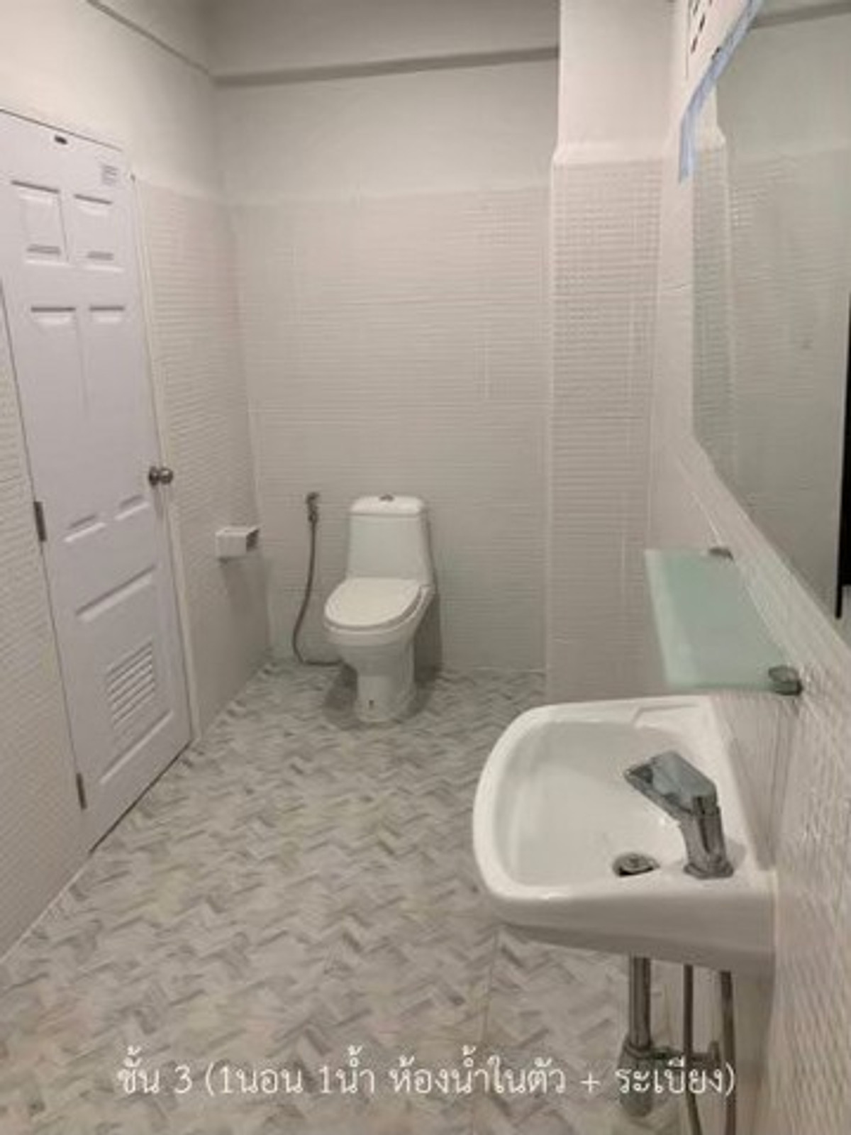 For RentShop HouseSathorn, Narathiwat : HR3301 Commercial building for rent, 5 and a half floors, newly renovated, in the heart of Sathorn, Soi Charoen Rat 3, connecting Sathorn-Narathiwat.