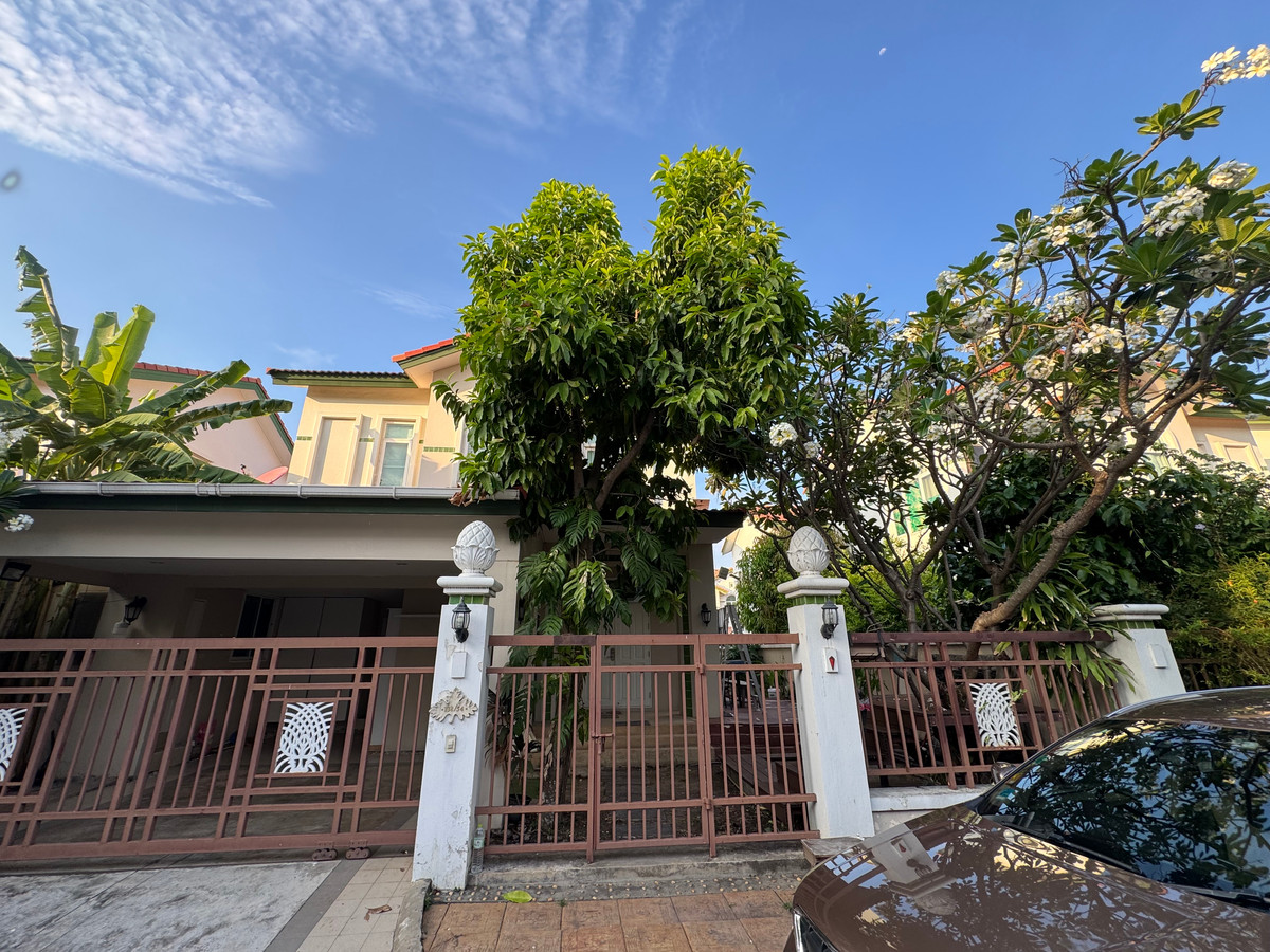 For RentHouseKaset Nawamin,Ladplakao : 2-story detached house for rent, completely renovated, Rasa Spanish Courtyard project, Kaset-Nawamin, fully air conditioned, 4 bedrooms, 4 bathrooms, 1 maids room. Monthly rental price 38,000 baht/month