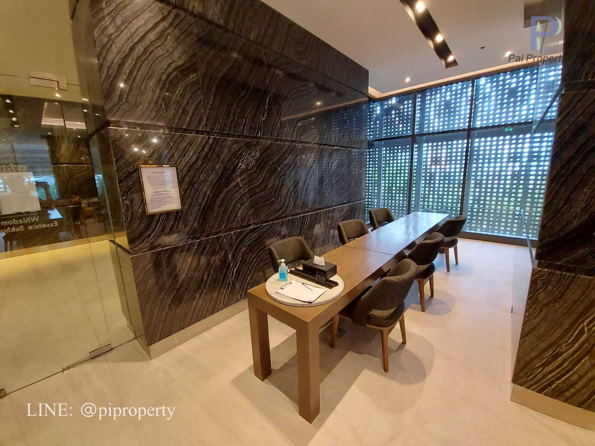 For RentCondoOnnut, Udomsuk : High floor 1 bedroom unit for rent in Whizdom Essence Sukhumvit, True Digital Park BTS Punnawithi station.