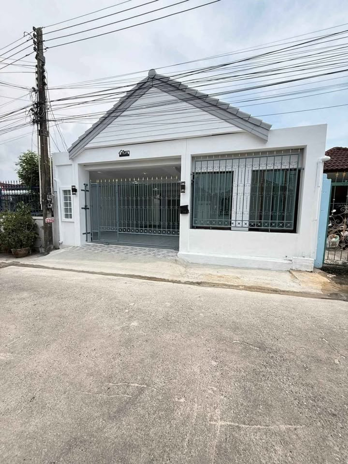 For SaleHousePattaya, Bangsaen, Chonburi : Village Pattaya Rungrueng / 3 Bedrooms (FOR SALE) BEWN121
