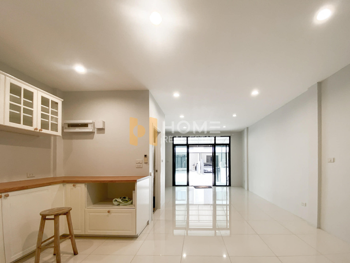 ขายทาวน์โฮมบางแค เพชรเกษม : 🏡✨ 5 นาทีถึง MRT บ้านใหม่ ต่อเติมครบ โคตรคุ้ม🔥 เฌอ วงแหวน - สาทร / 3 ห้องนอน (ขาย), Cher Wongwaen - Sathorn / 3 Bedrooms (FOR SALE) BALL283