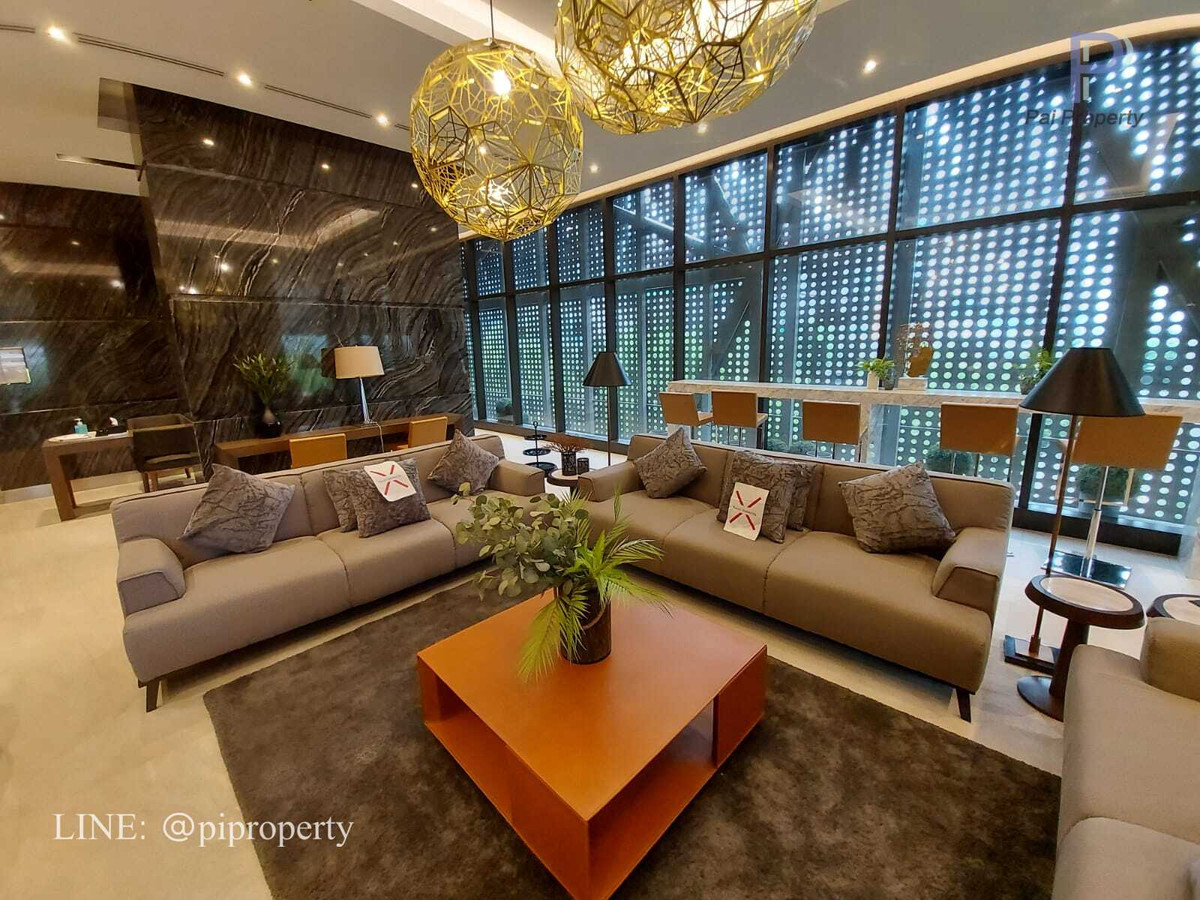 For RentCondoOnnut, Udomsuk : High floor 1 bedroom unit for rent in Whizdom Essence Sukhumvit, True Digital Park BTS Punnawithi station.