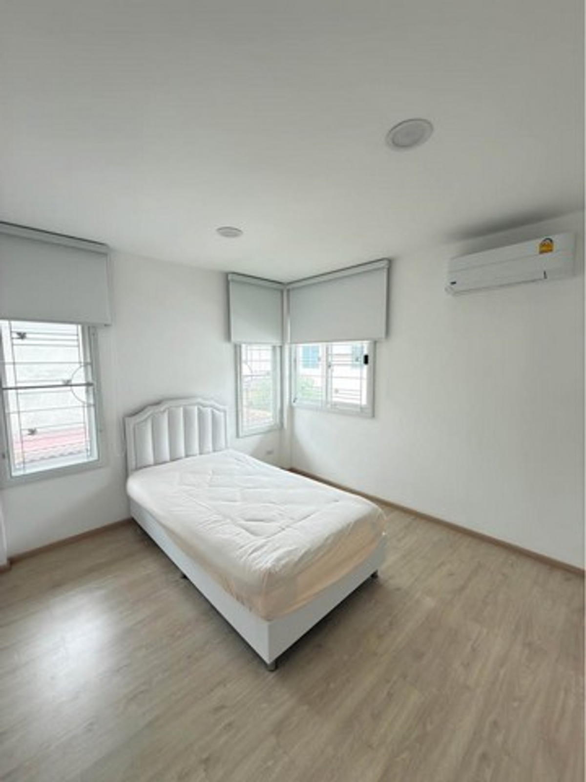 For RentHouseLadkrabang, Suwannaphum Airport : HR3306 Large 2-story detached house for rent, Atoll Maldives Palm Bangna-Wongwaen project, in front of the house, not next to anyone (Private Zone) | Just 3 minutes to Mega Bangna.