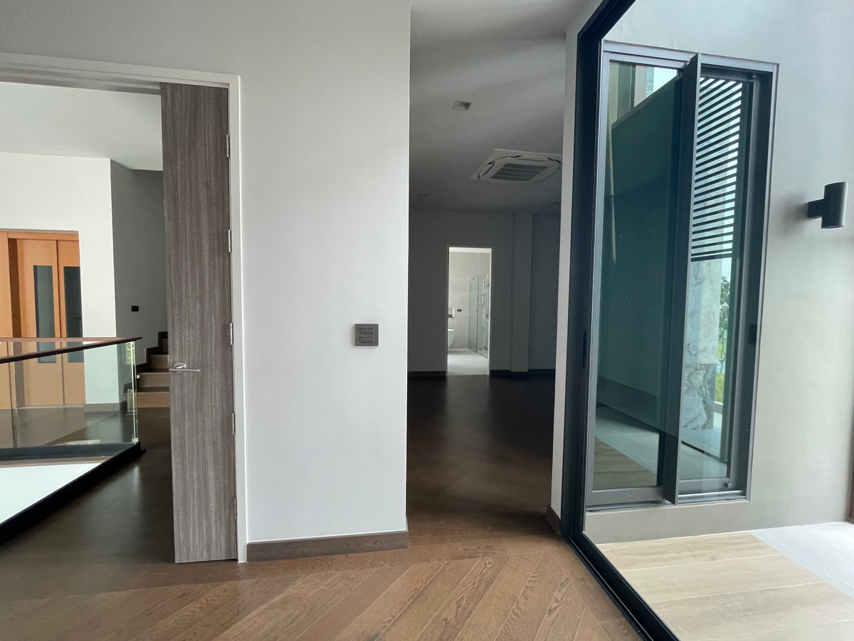 ขายบ้านบางนา แบริ่ง ลาซาล : ขายด่วน! THE ONE Signature Bangna-Rama 9 — นิยามใหม่ของ Pool Villa หรู 3 ชั้น พร้อม Multiverse ฟังก์ชันเพื่อทุกคนในครอบครัว