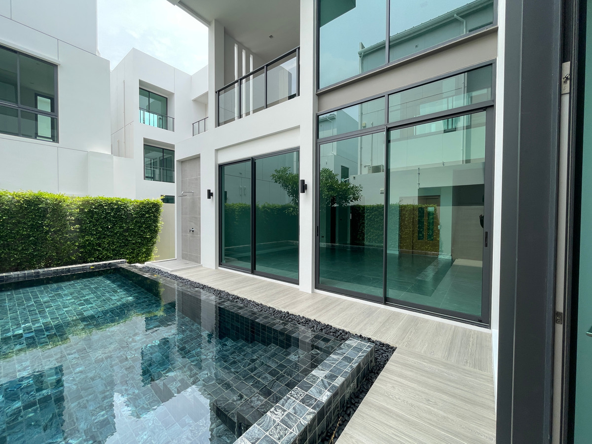 ขายบ้านบางนา แบริ่ง ลาซาล : ขายด่วน! THE ONE Signature Bangna-Rama 9 — นิยามใหม่ของ Pool Villa หรู 3 ชั้น พร้อม Multiverse ฟังก์ชันเพื่อทุกคนในครอบครัว