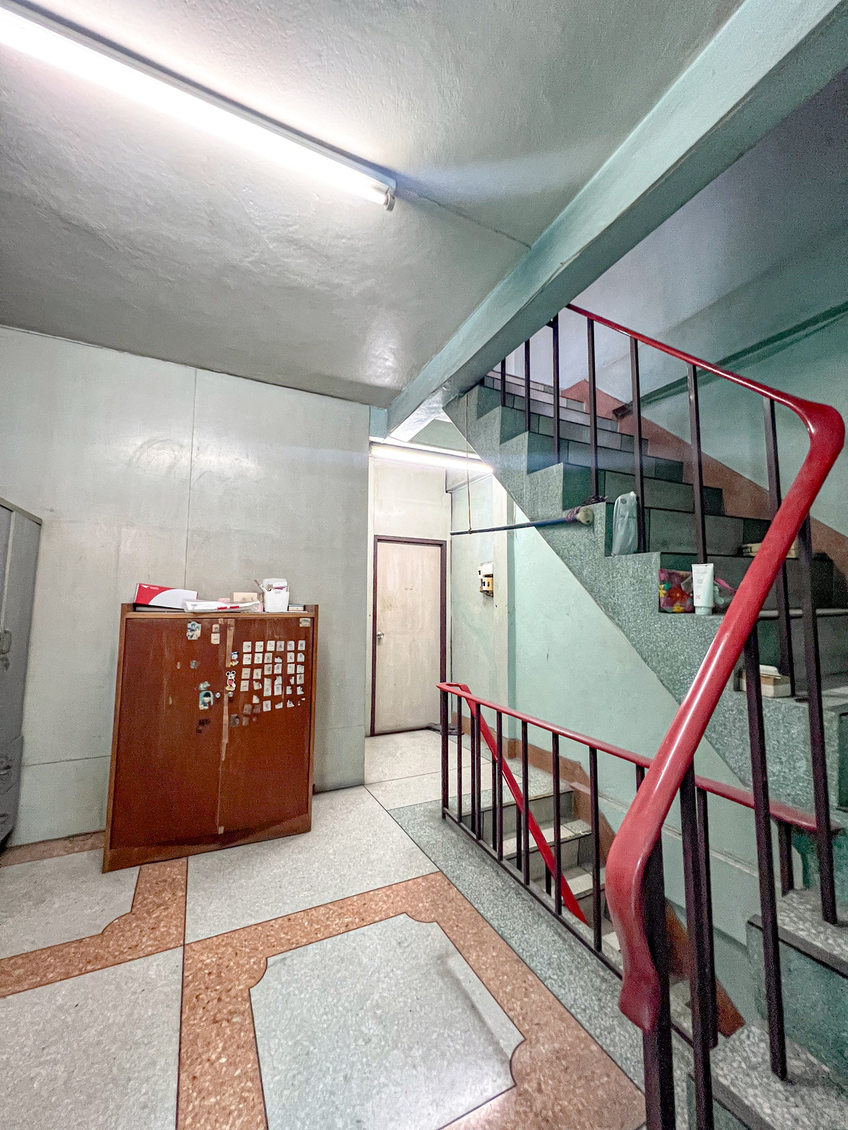 ขายทาวน์โฮมบางซื่อ วงศ์สว่าง เตาปูน : ทำเลดีจัด 🔥 ตึกแถวติด MRT เตาปูน 150 ม. สายลงทุนรีบเลย 📈💰อาคารพาณิชย์ กรุงเทพ - นนท์ 2 / 4 ห้องนอน (ขาย), Commercial building Bangkok - Non 2 / 4 Bedrooms (FOR SALE) BNS004