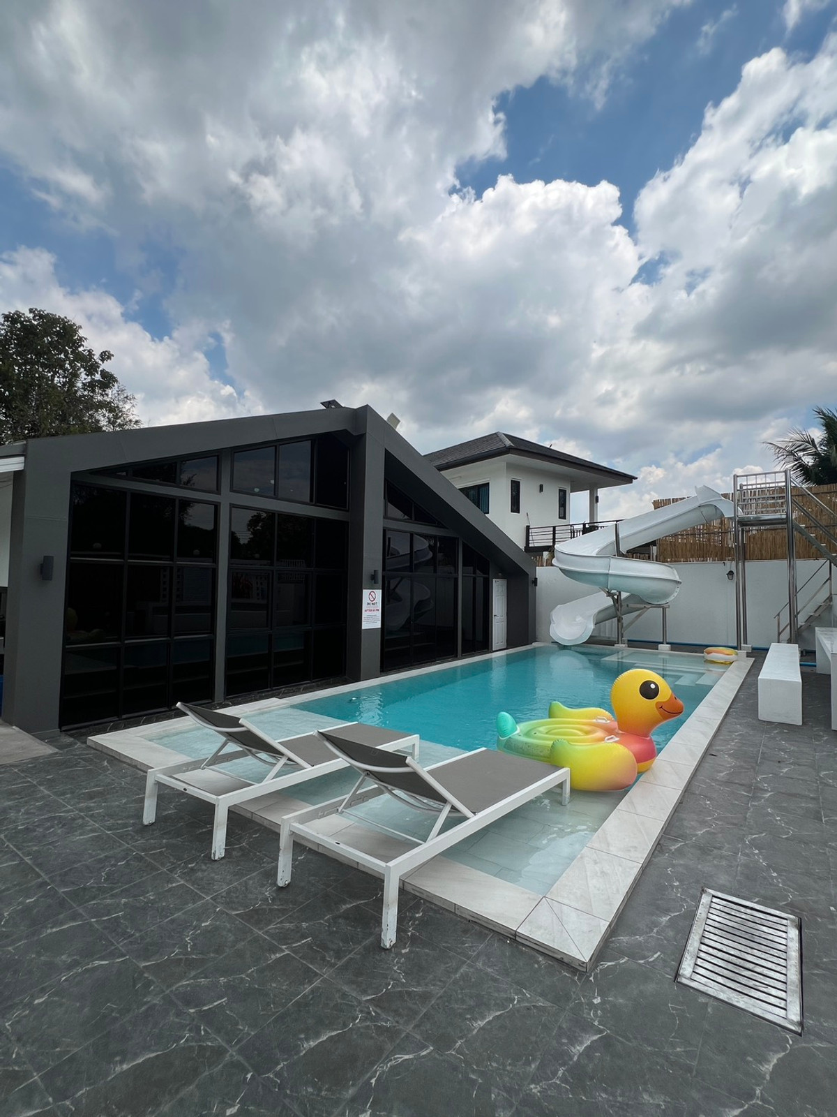 ขายบ้านพัทยา บางแสน ชลบุรี สัตหีบ : บ้านเดี่ยวพูลวิลล่า บางเสร่ / 5 ห้องนอน (ขาย), Detached House Pool Villa Bang Saray / 5 Bedrooms (FOR SALE) AM077