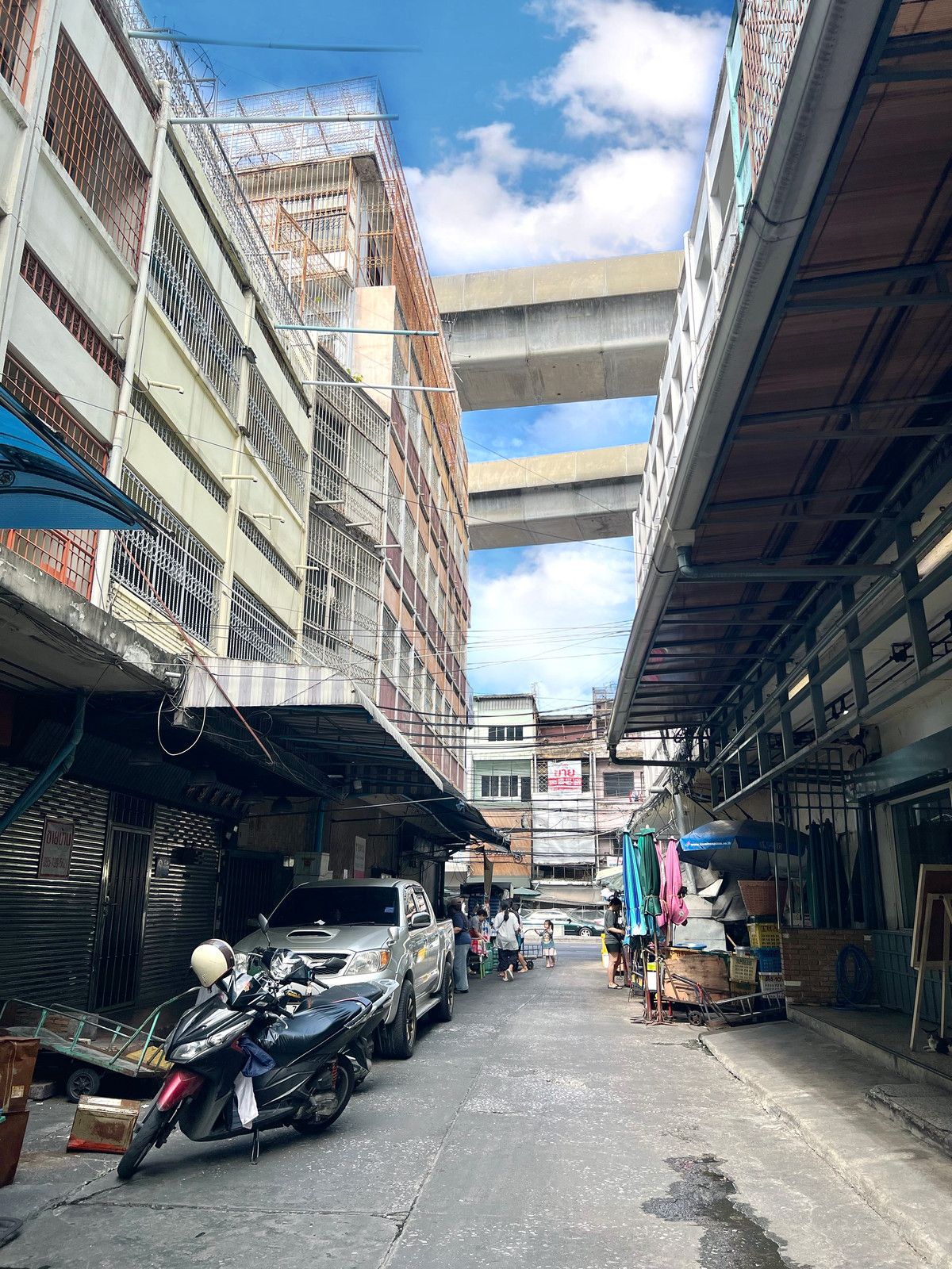 ขายทาวน์โฮมบางซื่อ วงศ์สว่าง เตาปูน : ทำเลดีจัด 🔥 ตึกแถวติด MRT เตาปูน 150 ม. สายลงทุนรีบเลย 📈💰อาคารพาณิชย์ กรุงเทพ - นนท์ 2 / 4 ห้องนอน (ขาย), Commercial building Bangkok - Non 2 / 4 Bedrooms (FOR SALE) BNS004