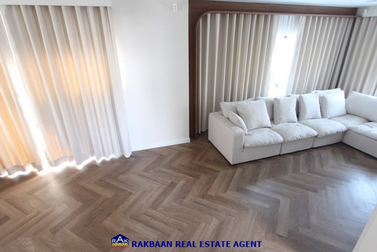 ขายบ้านนวมินทร์ รามอินทรา : ขายบ้านใกล้แฟชั่นไอส์แลนด์ เสนาพาร์ควิลล์ 46.1 ตร.ว. 3 นอน 3 ห้องน้ำ ตกแต่งครบ สวย พร้อมผู้เช่า 35,000บาท ต่อเดือน