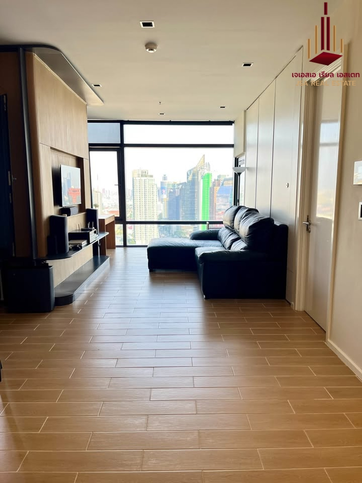 ให้เช่าคอนโดพระราม 9 เพชรบุรีตัดใหม่ RCA : ✨ For Rent: Circle Living Prototype Condo ✨  💰 Only 37,800 THB/month