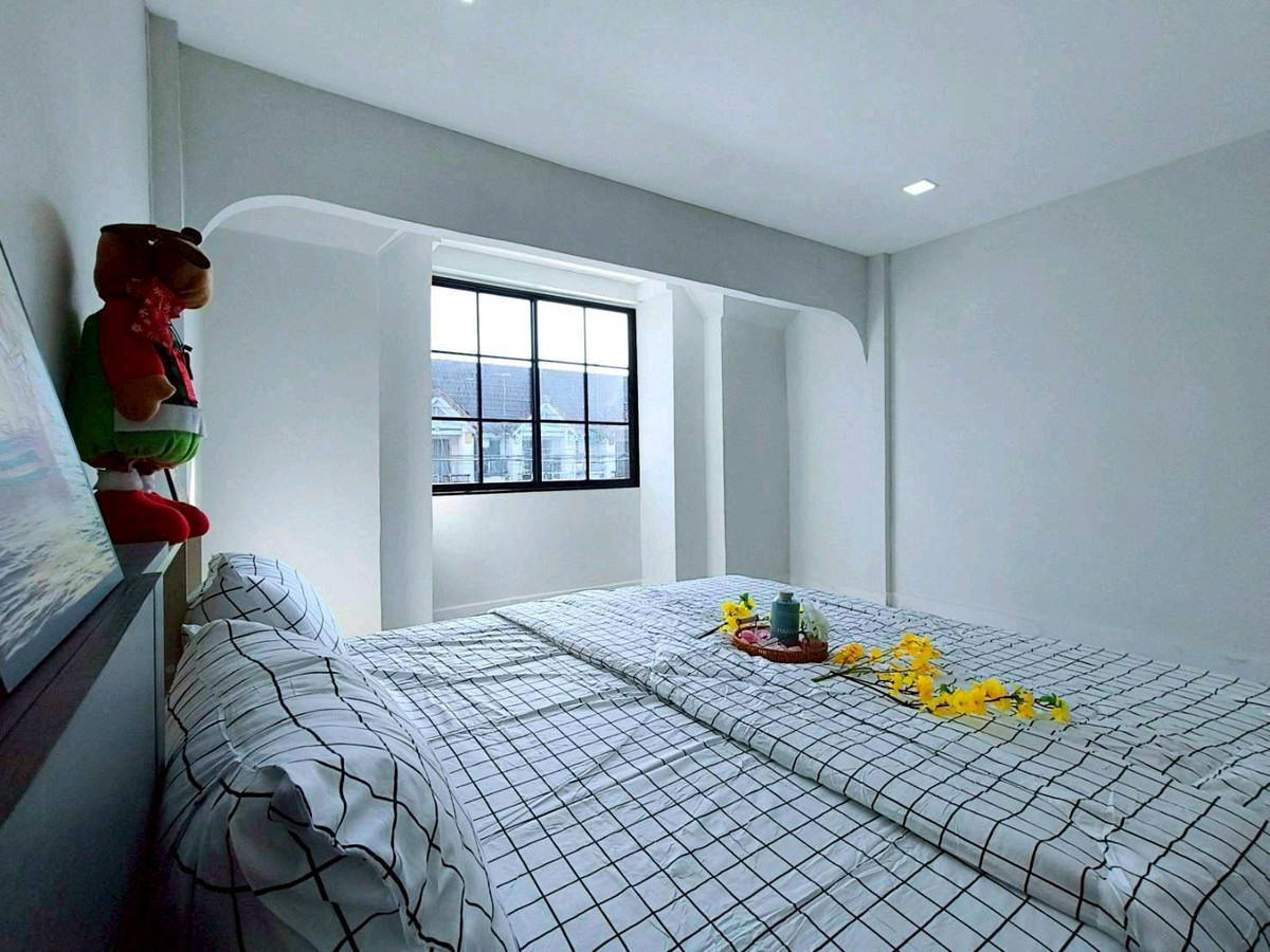 ขายทาวน์โฮมมีนบุรี-ร่มเกล้า : ขายทาวน์เฮ้าส์ 2 ชั้น หมู่บ้านพูนสินธานี 3 เคหะร่มเกล้า 64 รถไฟฟ้าสายสีส้ม-แยกมิสทีน ตลาดสดร่มเกล้า
ม.เทคโนโลยีพระจอมเกล้าเจ้าคุณทหาร ม.หัวเฉียว สนามบินสุวรรณภูมิ นิคมอุตสาหกรรมลาดกระบัง ตลาดหัวตะเข้  Airport Link