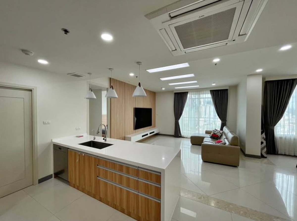 คอนโดสาทร นราธิวาส : 🏢 LV-C690029 ให้เช่า/ขาย The Empire Place Sathorn คอนโดหรูใจกลางสาทร ขนาด 3 นอน 4 น้ำ ห้องใหญ่ ใกล้ BTS ช่องนนทรี