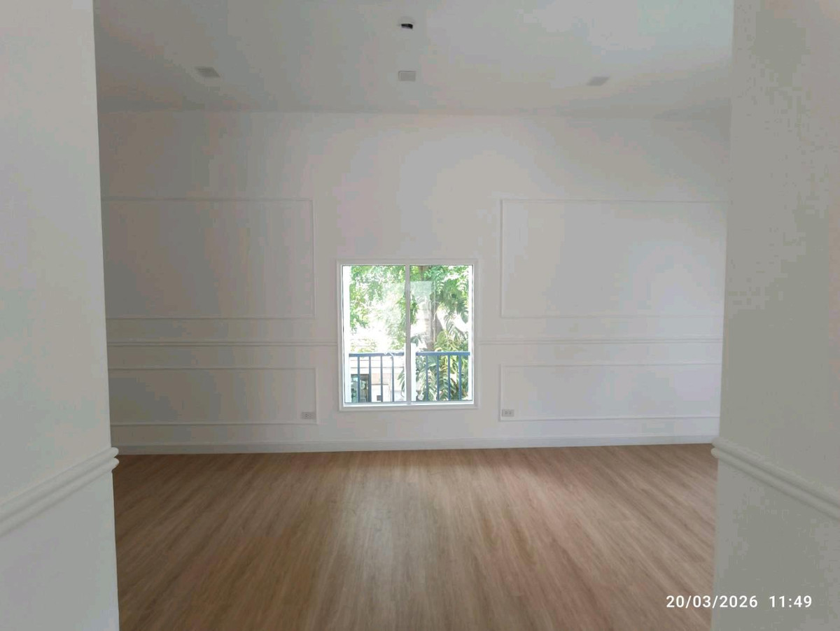 For RentRetail SpacePattanakan, Srinakarin : Workshop space for rent behind Paradise Park Mall.