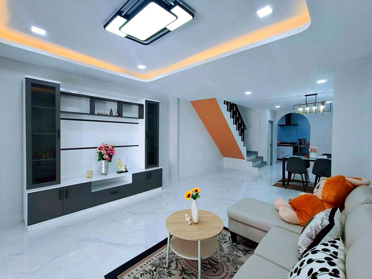 ขายทาวน์โฮมมีนบุรี-ร่มเกล้า : ขายทาวน์เฮ้าส์ 2 ชั้น หมู่บ้านพูนสินธานี 3 เคหะร่มเกล้า 64 รถไฟฟ้าสายสีส้ม-แยกมิสทีน ตลาดสดร่มเกล้า
ม.เทคโนโลยีพระจอมเกล้าเจ้าคุณทหาร ม.หัวเฉียว สนามบินสุวรรณภูมิ นิคมอุตสาหกรรมลาดกระบัง ตลาดหัวตะเข้  Airport Link