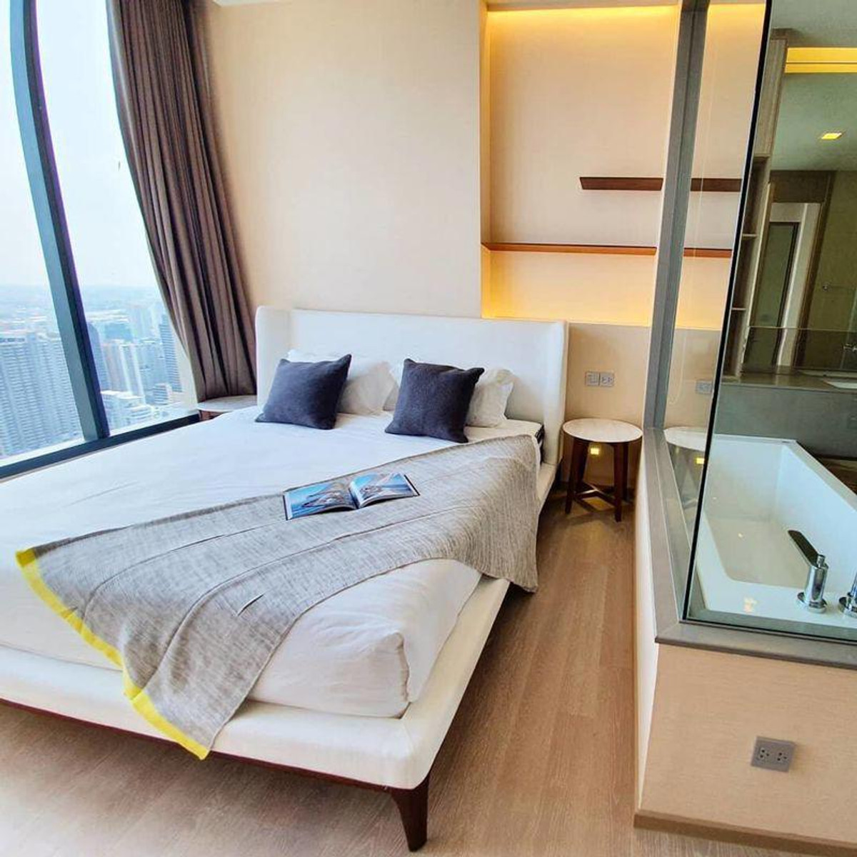 ขายคอนโดสุขุมวิท อโศก ทองหล่อ : The ESSE Asoke / 1 Bedroom (SALE WITH TENANT),  ดิ เอส อโศก / 1 ห้องนอน (ขายพร้อมผู้เช่า) BJ024